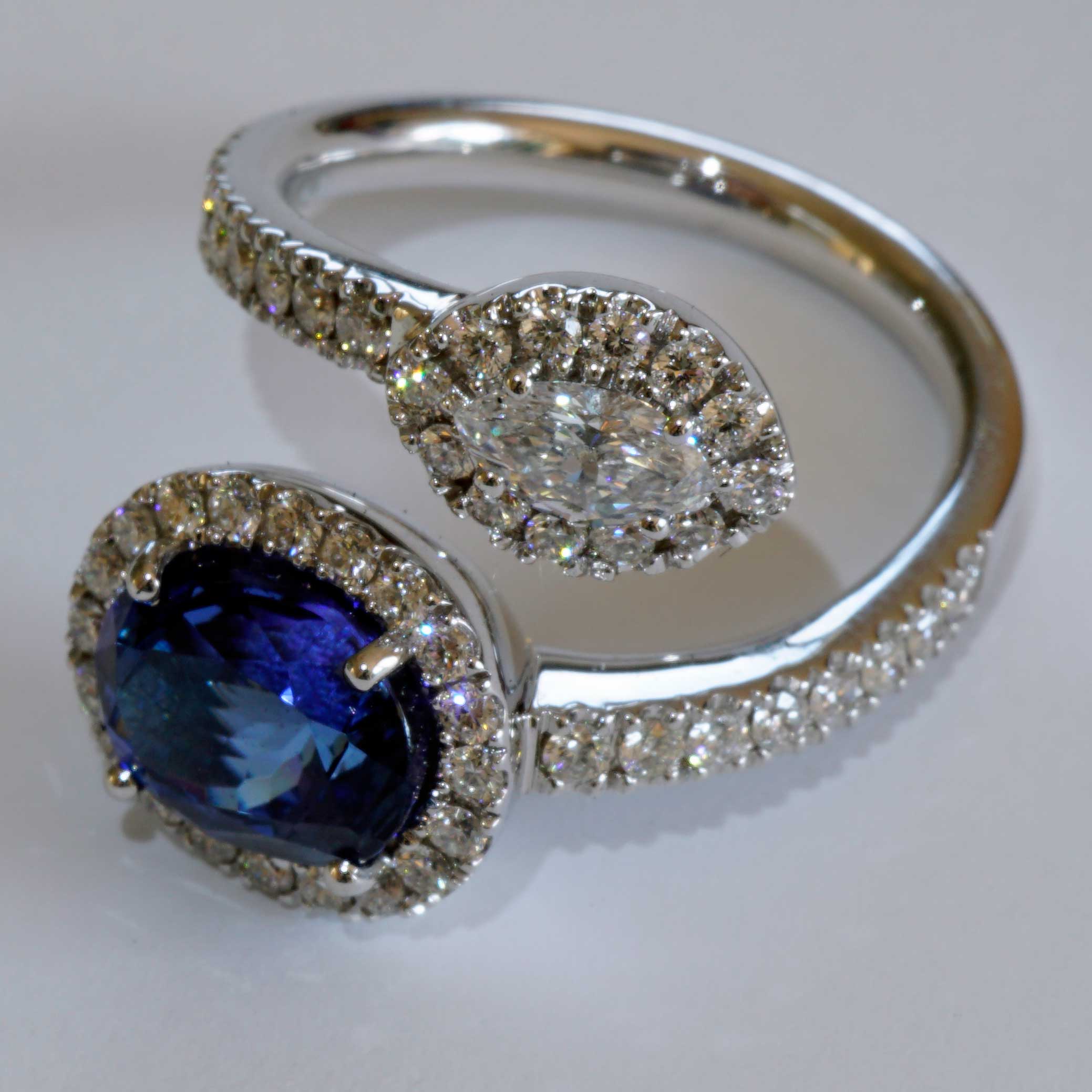 Tansanit Brillant Ring 750er Weissgold 3.32 ct  1.06 ct TW / VS raffiniertes Twin Design so toll getragen