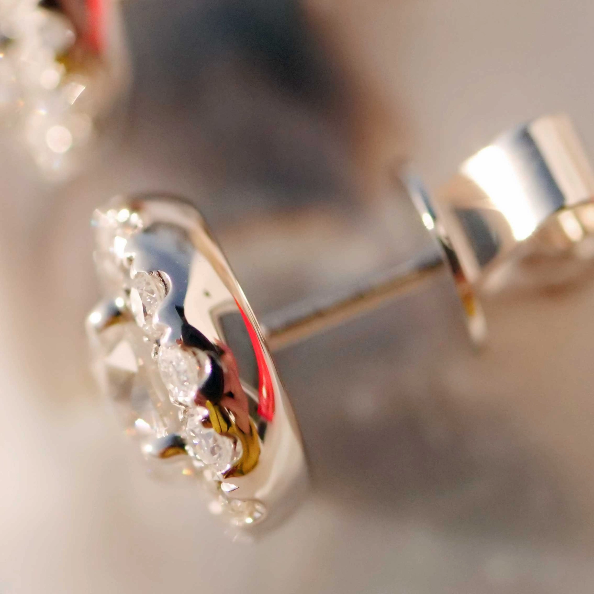 GIA zertifizierte 1.46 ct TW / VVS-VS Brillant Ohrstecker 750er Weissgold 9,2 mm Durchmesser