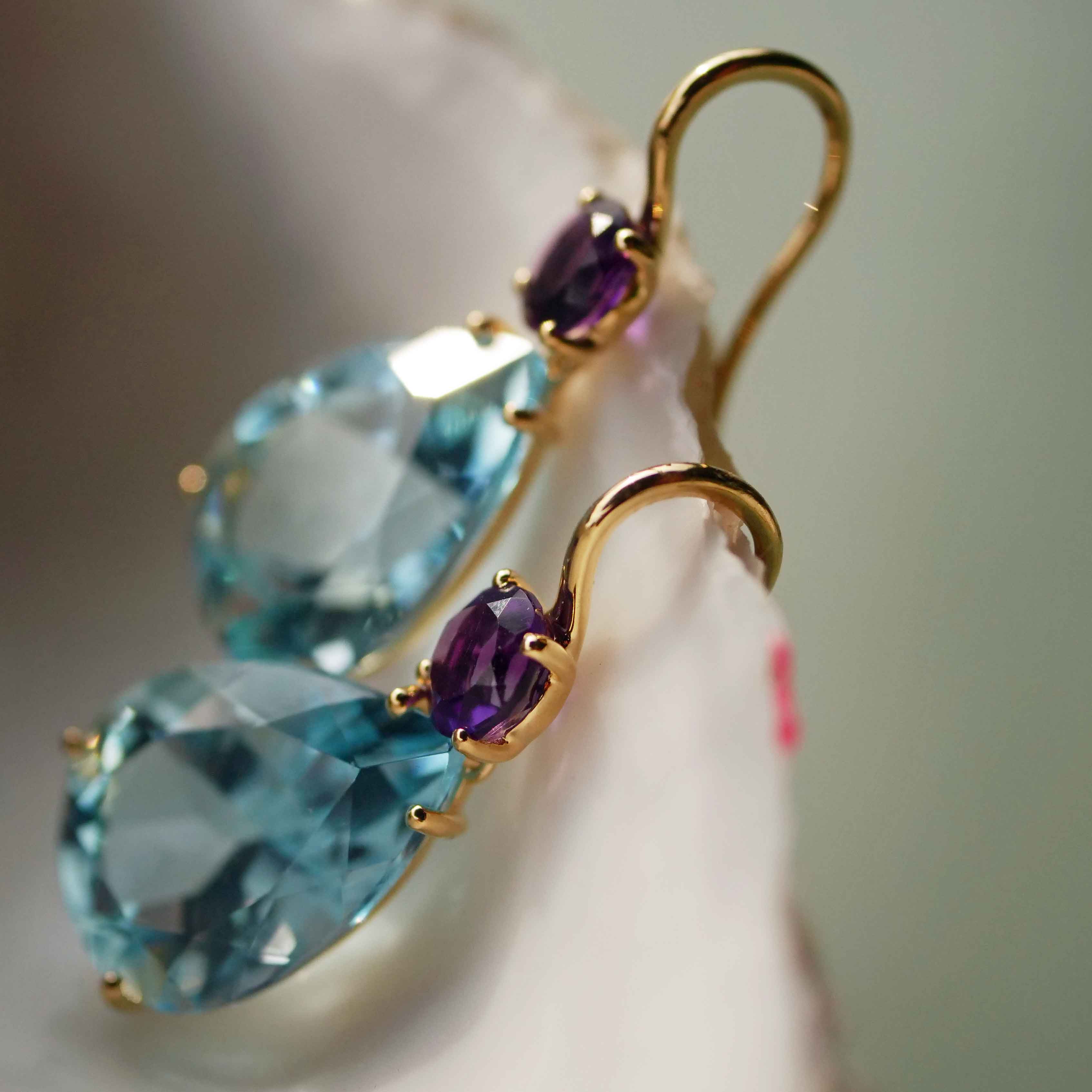 Ohrhänger Amethyst Blautopas 750er Gelbgold...üppig und sehr attraktiv total 28 carat 
