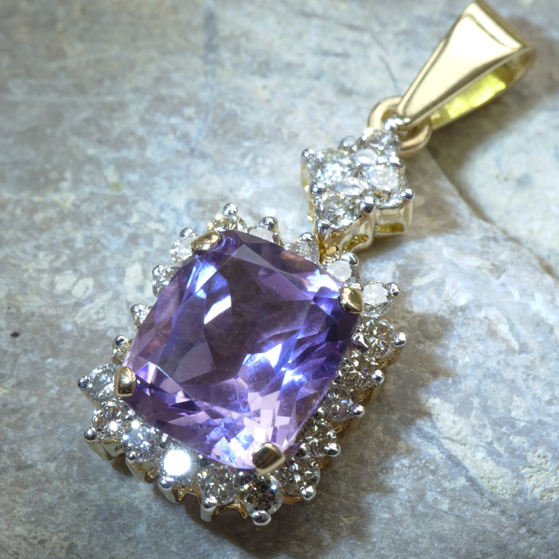 Amethyst Brillant Anhänger 750er Gelbgold 3.35 0.35 ct W VS-SI 6 Gramm Fliederfarben