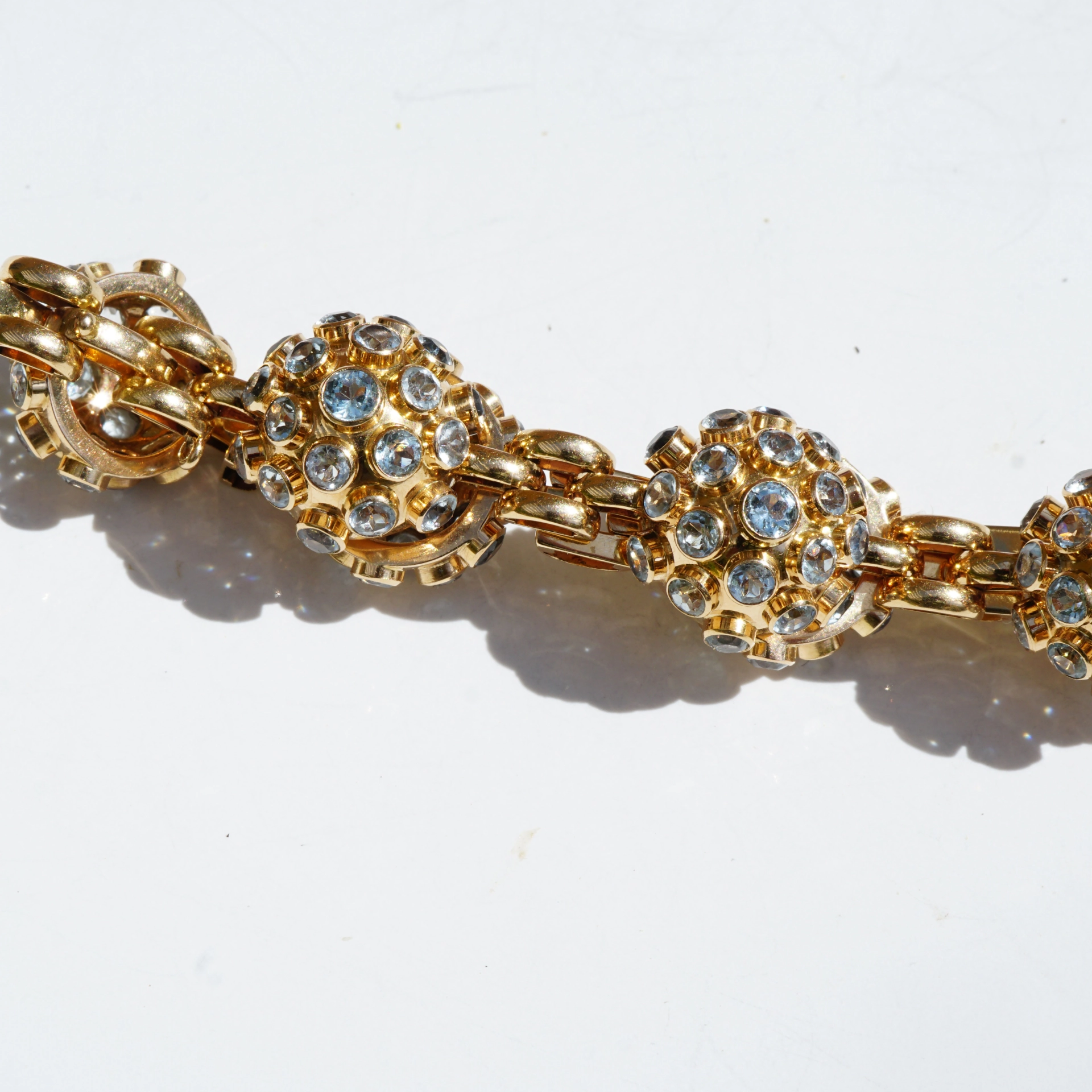Glieder Armband mit Blautopasen Vintage 60er Jahre tolles Igel Design 750er Rosegold