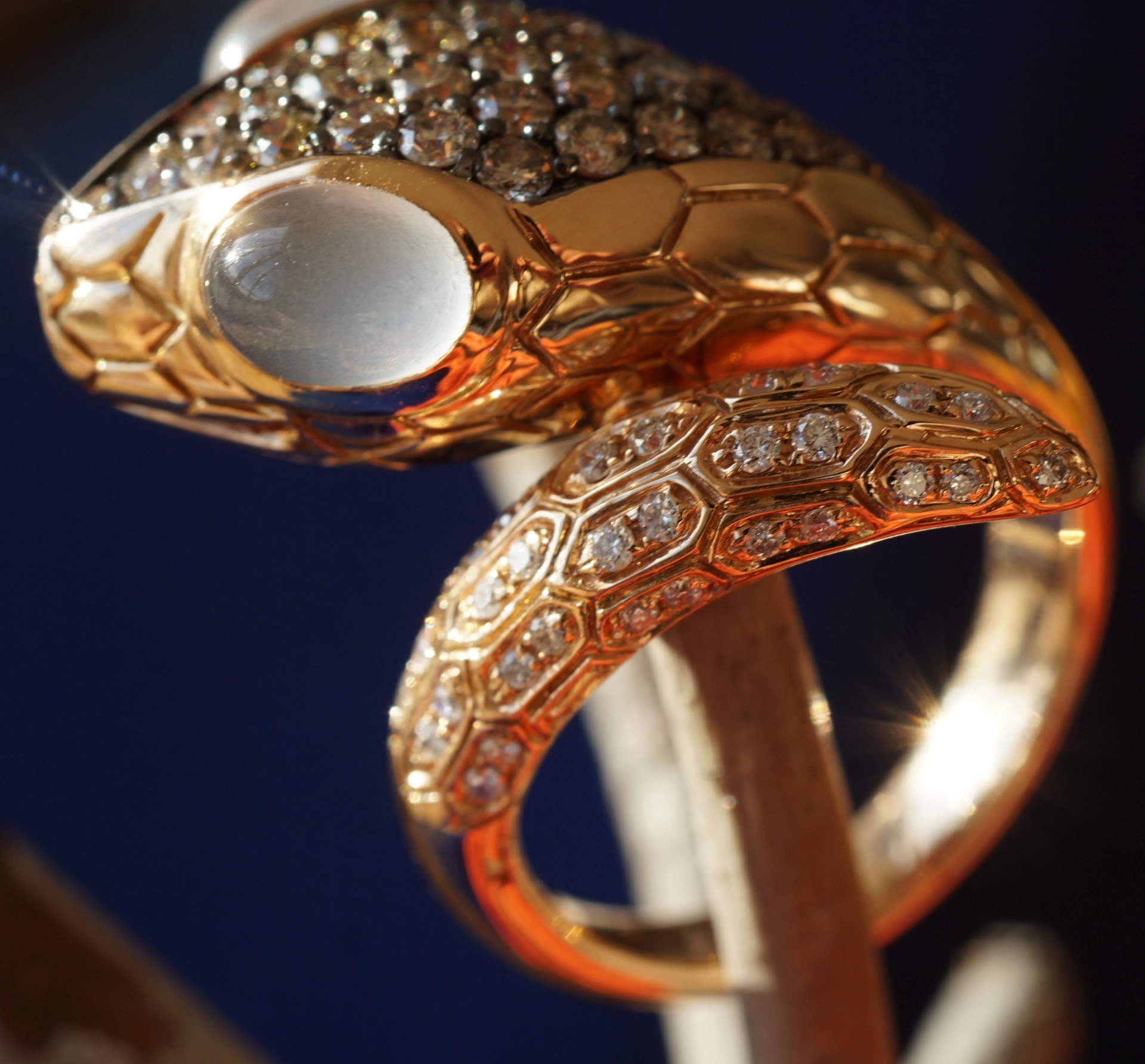 Schlange Mondstein Brillant Ring 750e Gold Rosegold gewaltig schön