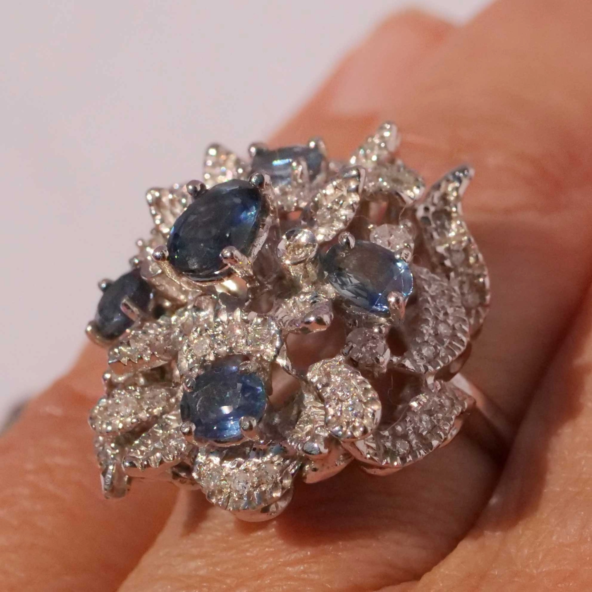Saphir Brillant Ring 750er Weissgold 1.80 0.60 ct repräsentative florale Form 21 x 21 mm