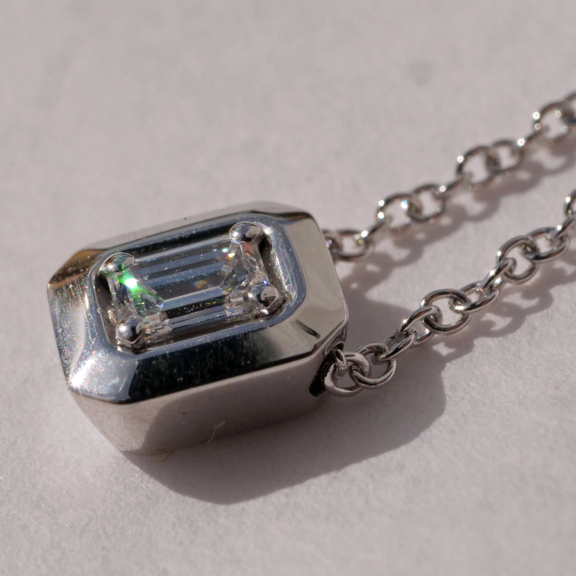 Diamant Emeraldcut Collier 0.15 ct 750er Weissgold TW VS made in Italy massiv