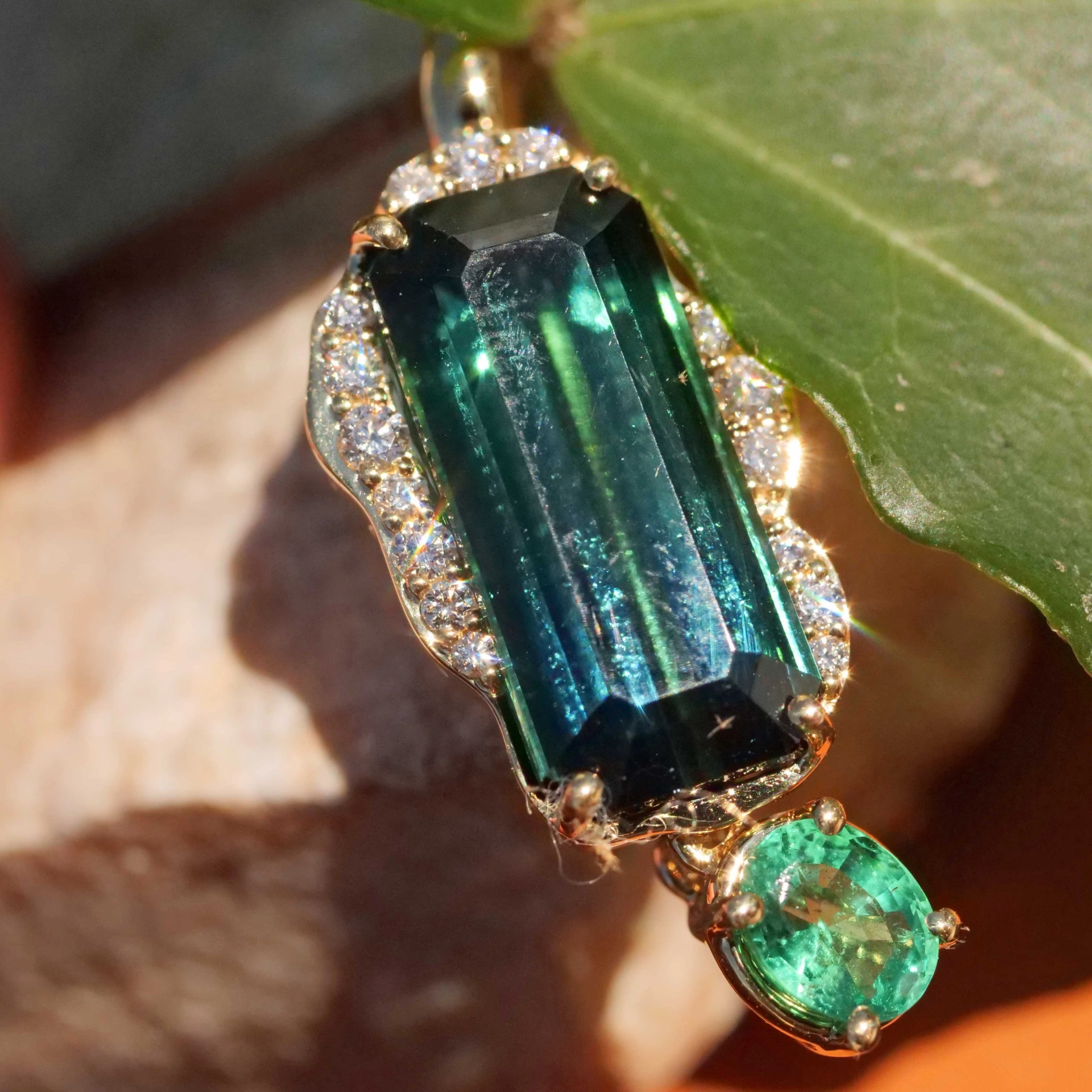 Turmalin Smaragd Anhänger 750er Gelbgold bicolor petrolblau-grün aus Afghanistan 5.30 ct ct