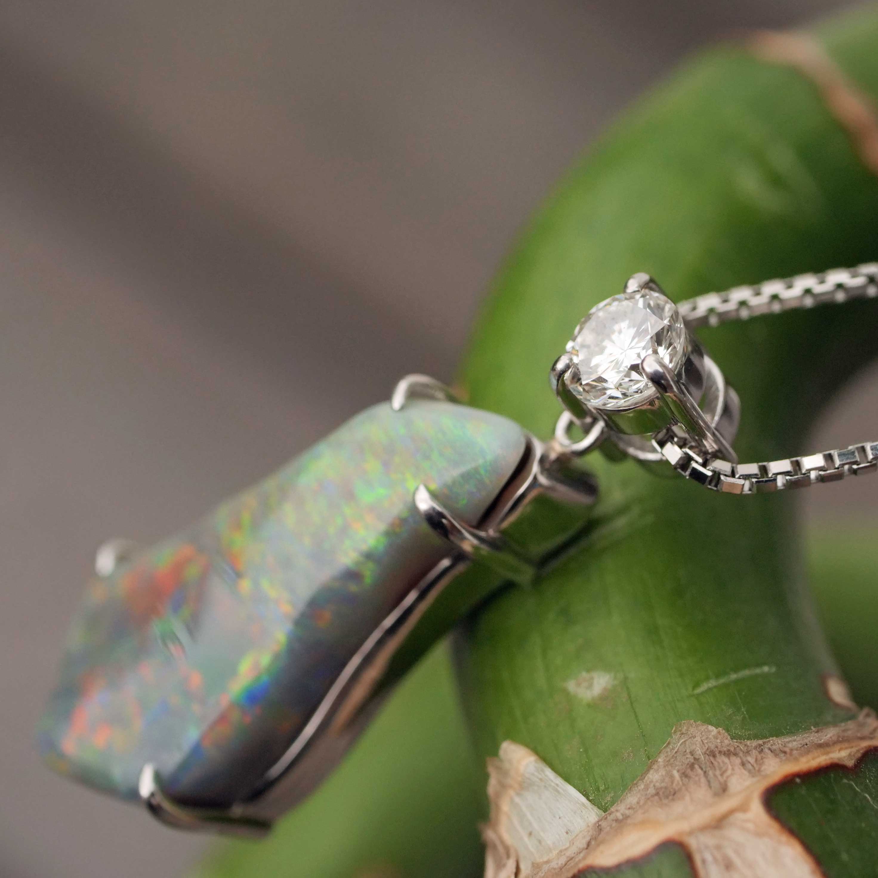 Weisser Voll Opal Brillant Anhänger mit Kette 900er 850er Platin 4.38 ct 0.284 ct Australien