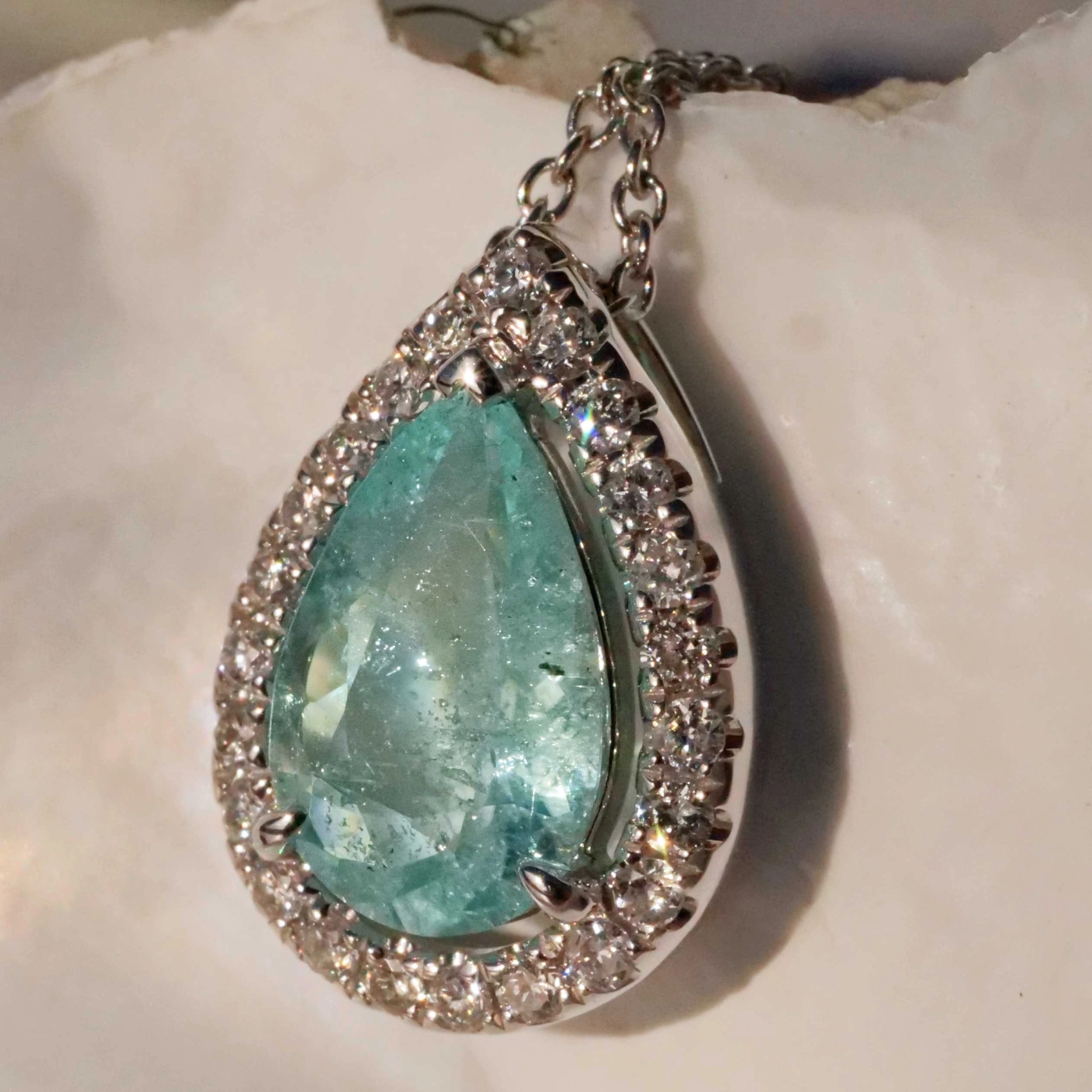 Paraiba Turmalin Anhänger 1.06 ct 0.18 ct AAA 750er Weissgold  SCHWIMMBADBLAU