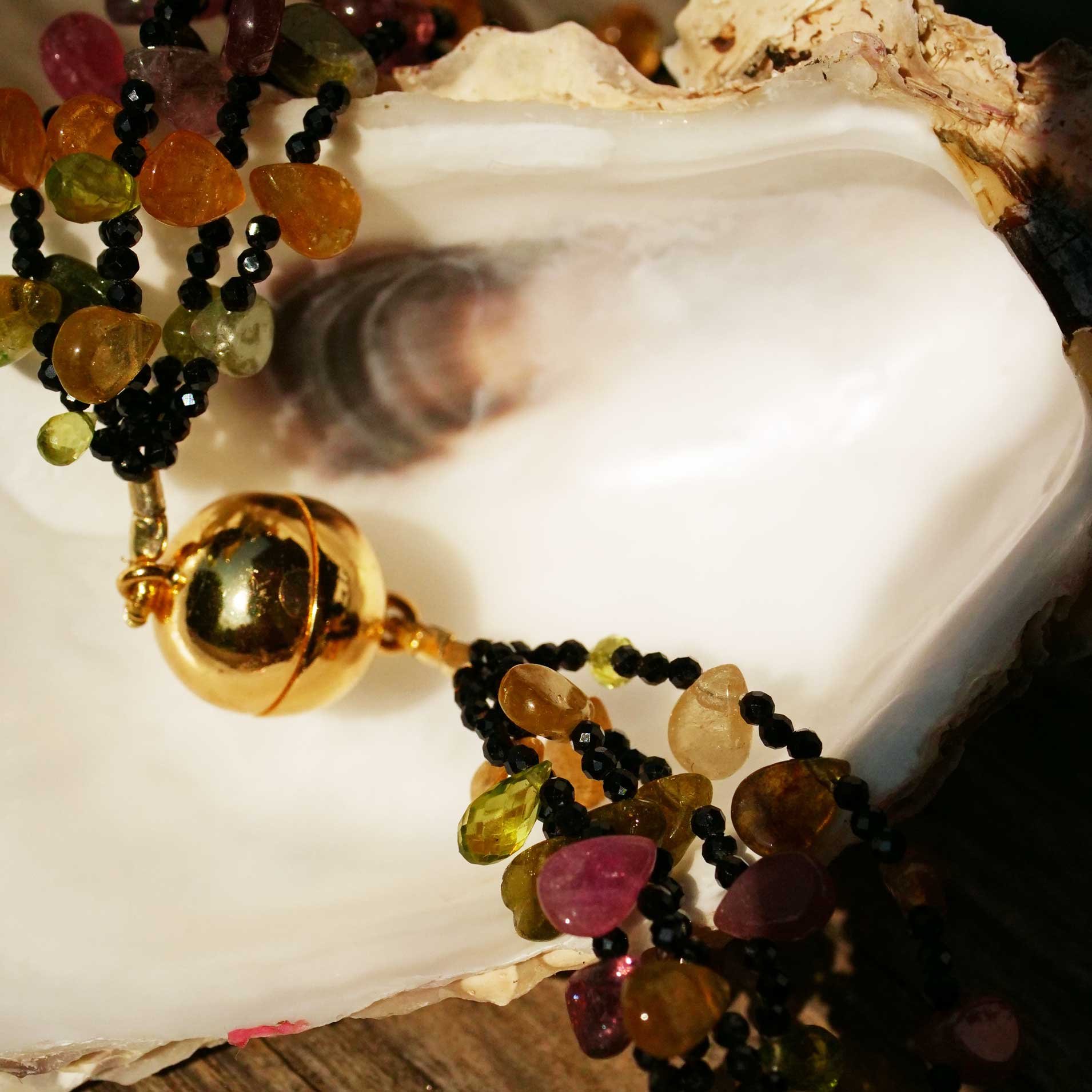 Turmalin Spinell Collier mit Magnetschliesse in 925er Silber/vergoldet 49,5 cm 5-reihig