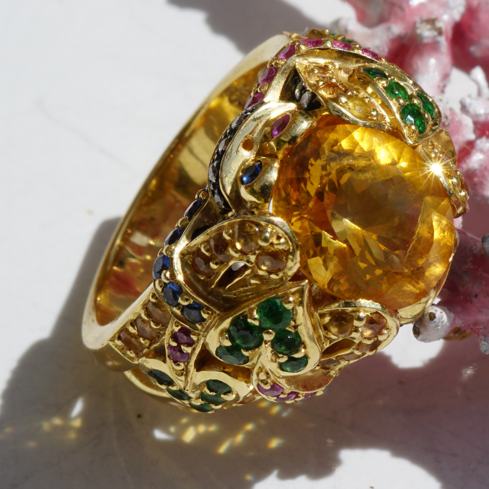 Edelstein Brillant Ring 750er Gelbgold...Phantasia....märchenhaft gestaltet....m. Meisterpunze