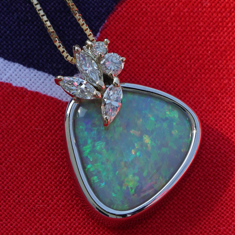 Opal Diamant Anhänger mit Kette 900er Platin 750er Gelbgold 6.74 ct 0.44 ct
