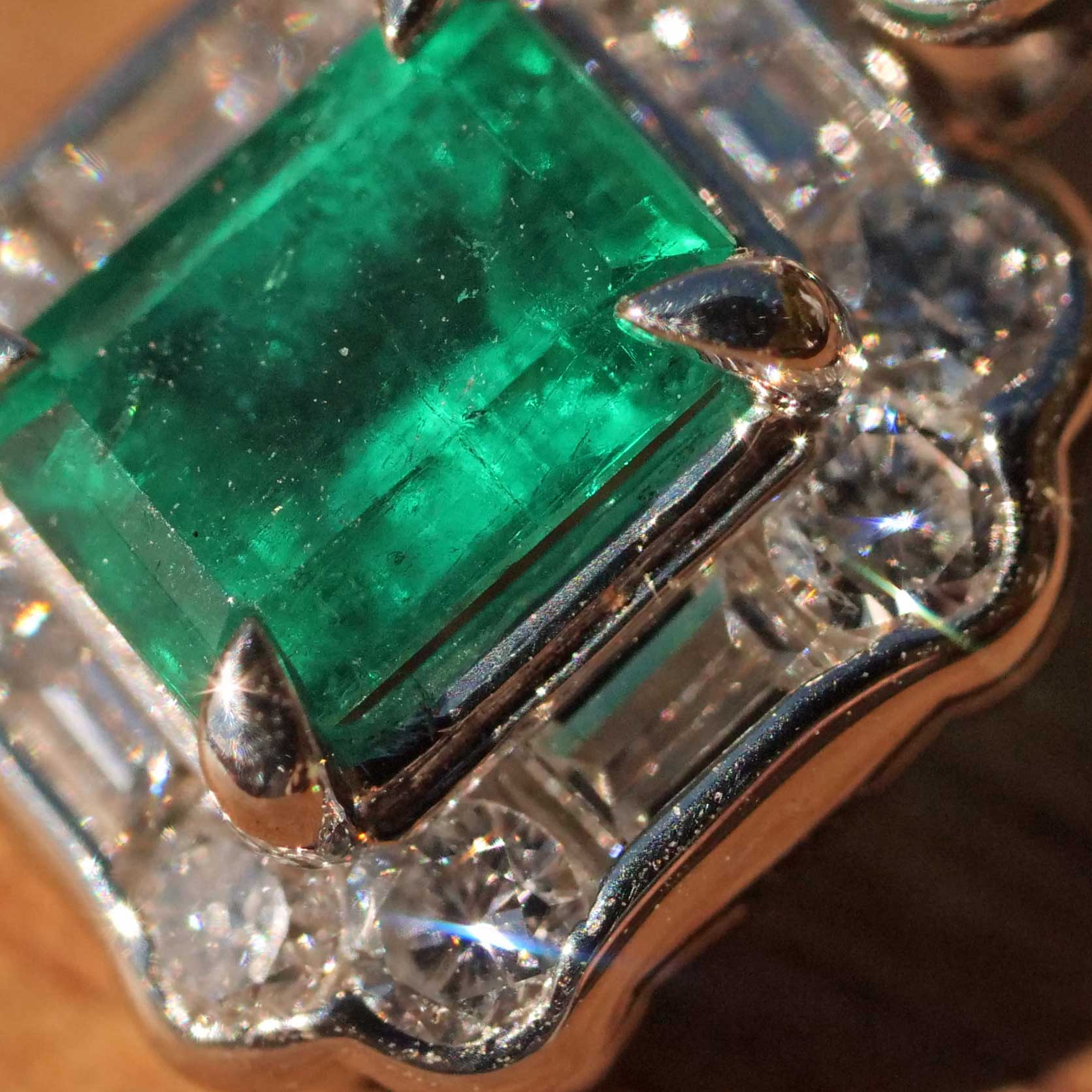 Vivid Green Smaragd Brillant Collier 900er Platin 0.48 ct 0.41 ct Kolumbien