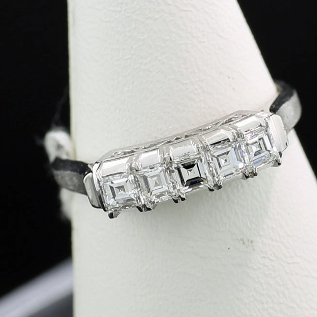 Diamant-Carre-Ring-0.70 ct-Platin-TW/LUPENREIN