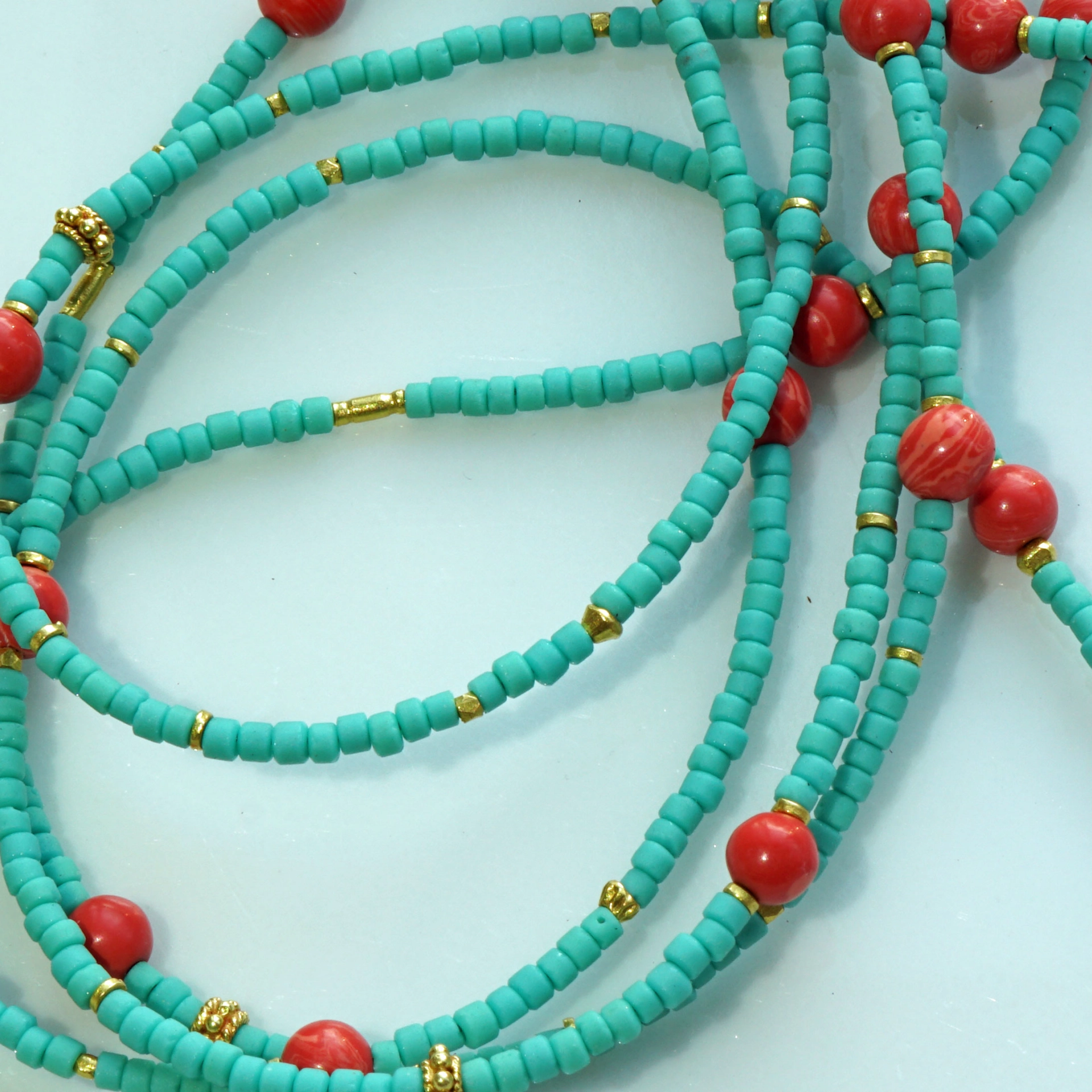 Feingold Korall Türkis Collier doppelreihig mit Diamant Anhänger