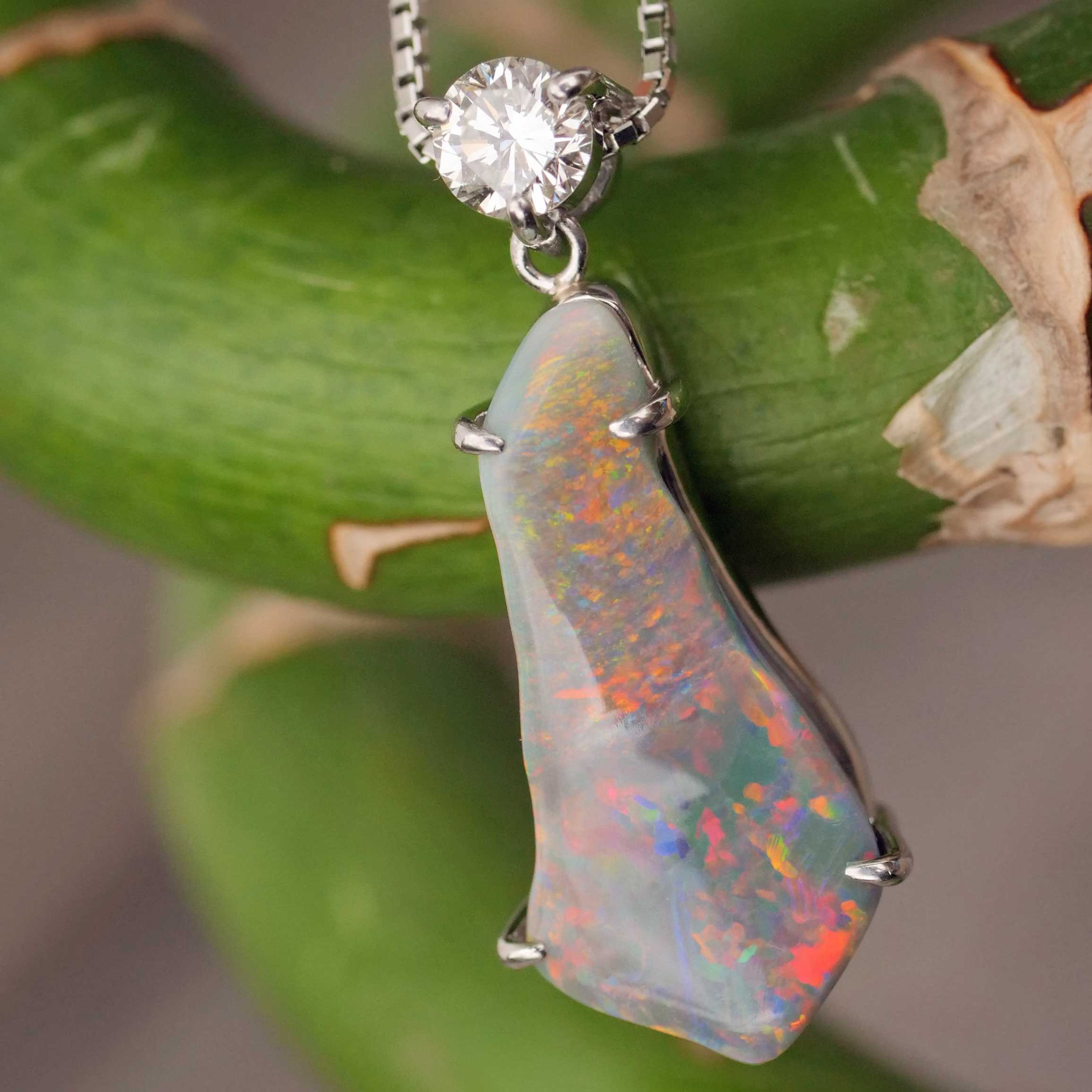 Weisser Voll Opal Brillant Anhänger mit Kette 900er 850er Platin 4.38 ct 0.284 ct Australien