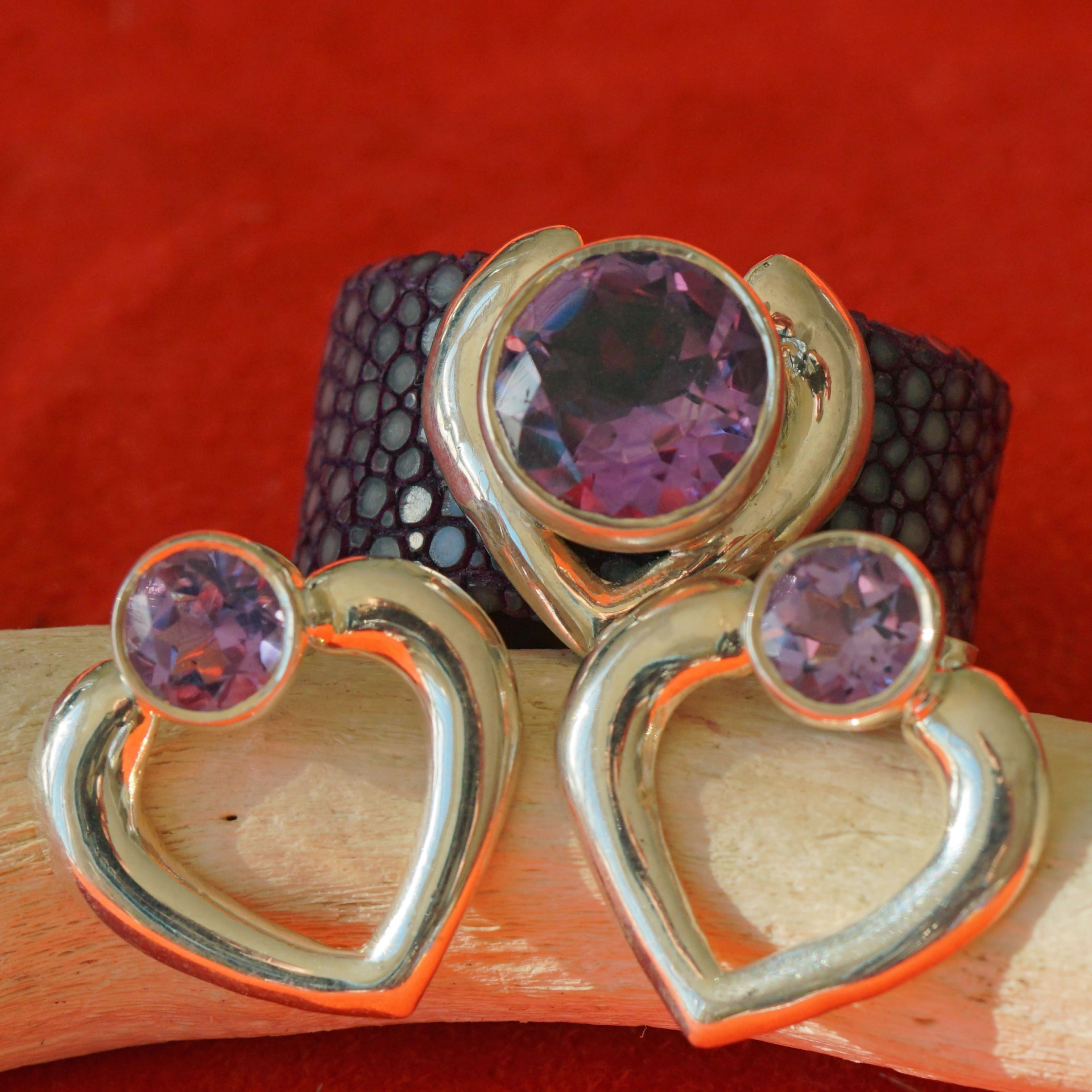 Set:Amethyst Rochenleder Ring und passende Ohrstecker in 925er Silber Brombeerfarben