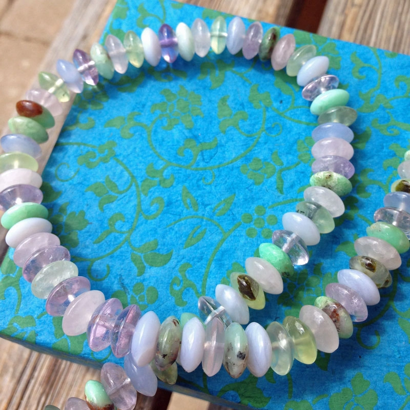 Chrysopras-Amethyst-Prehnit-Rosenquarz-Amethyst-Calzedon-Kette