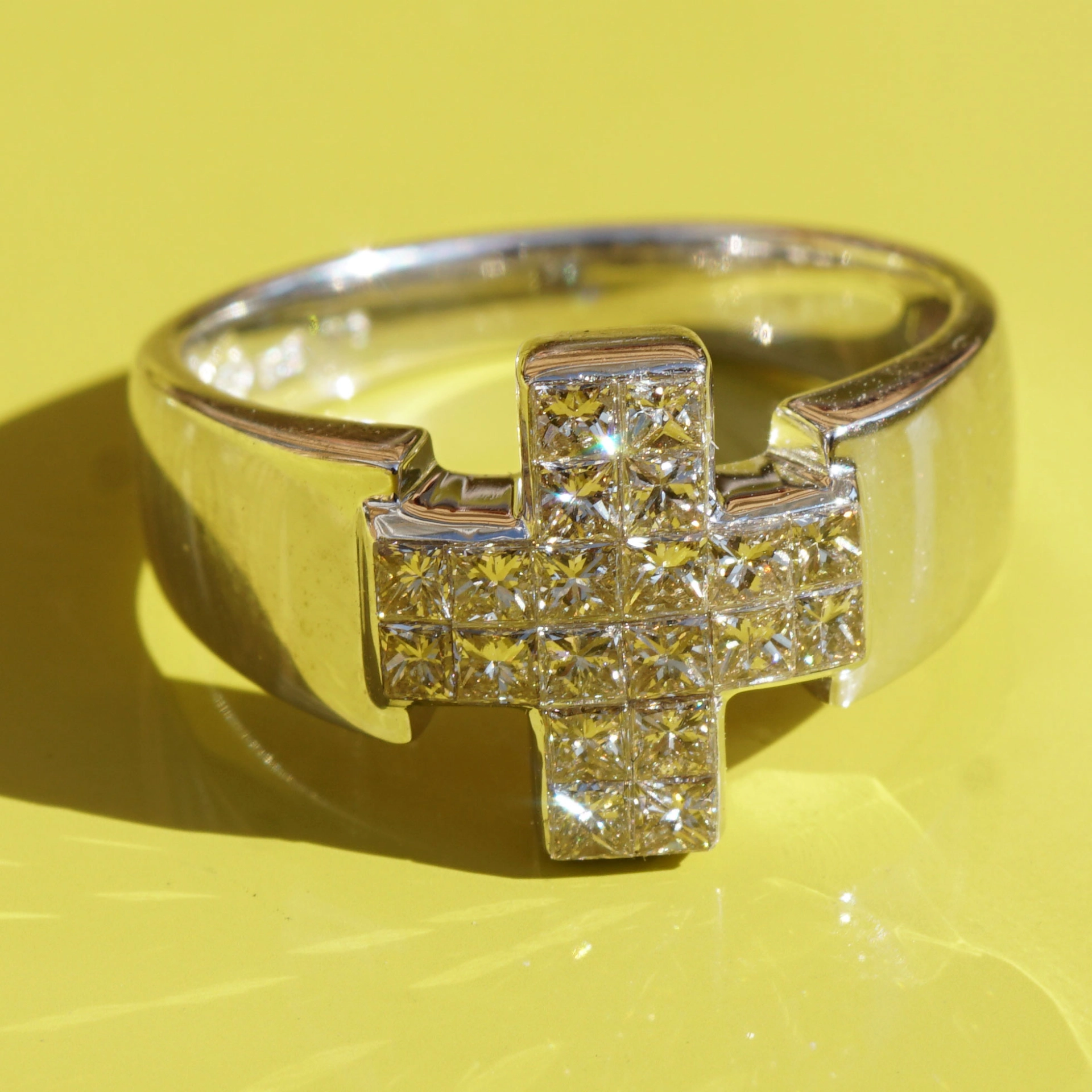 Kreuz Diamant Ring 1.20 ct TLB  / VVS 750er Weissgold Prinzess Topqualität