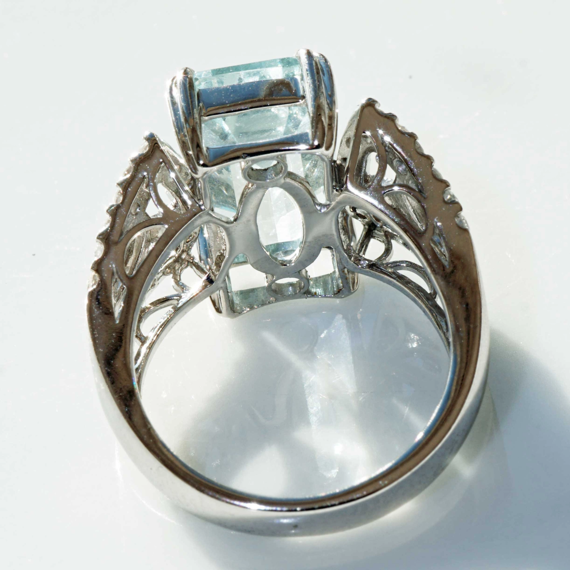 Aquamarin Brillant Ring 900er Platin 4.40 ct 0.52 ct 9 Gramm aufwendig gestaltet