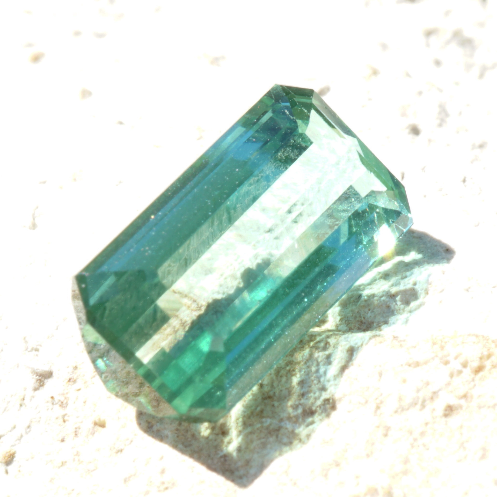 Turmalin türkisfarben afrika 3.50 ct lupenrein 11,5 x 6,1 x 4,2 mm Topbrillanz