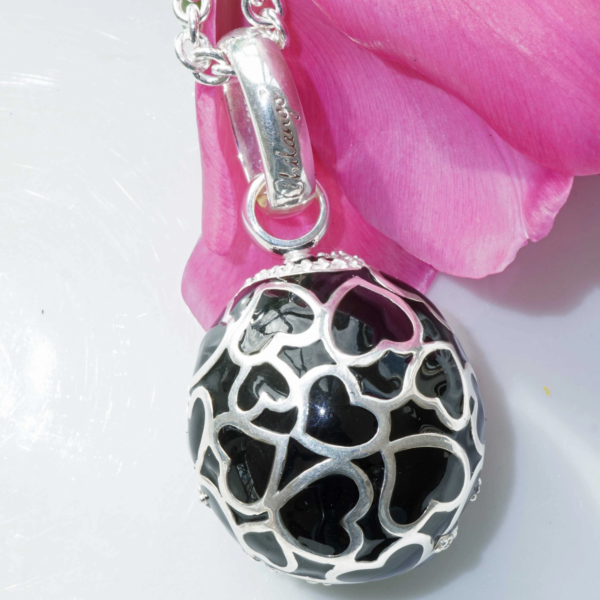Original Chilango Anhänger im Stil Faberge Emaille Heart Black 925er Silber mit Steinbesatz
