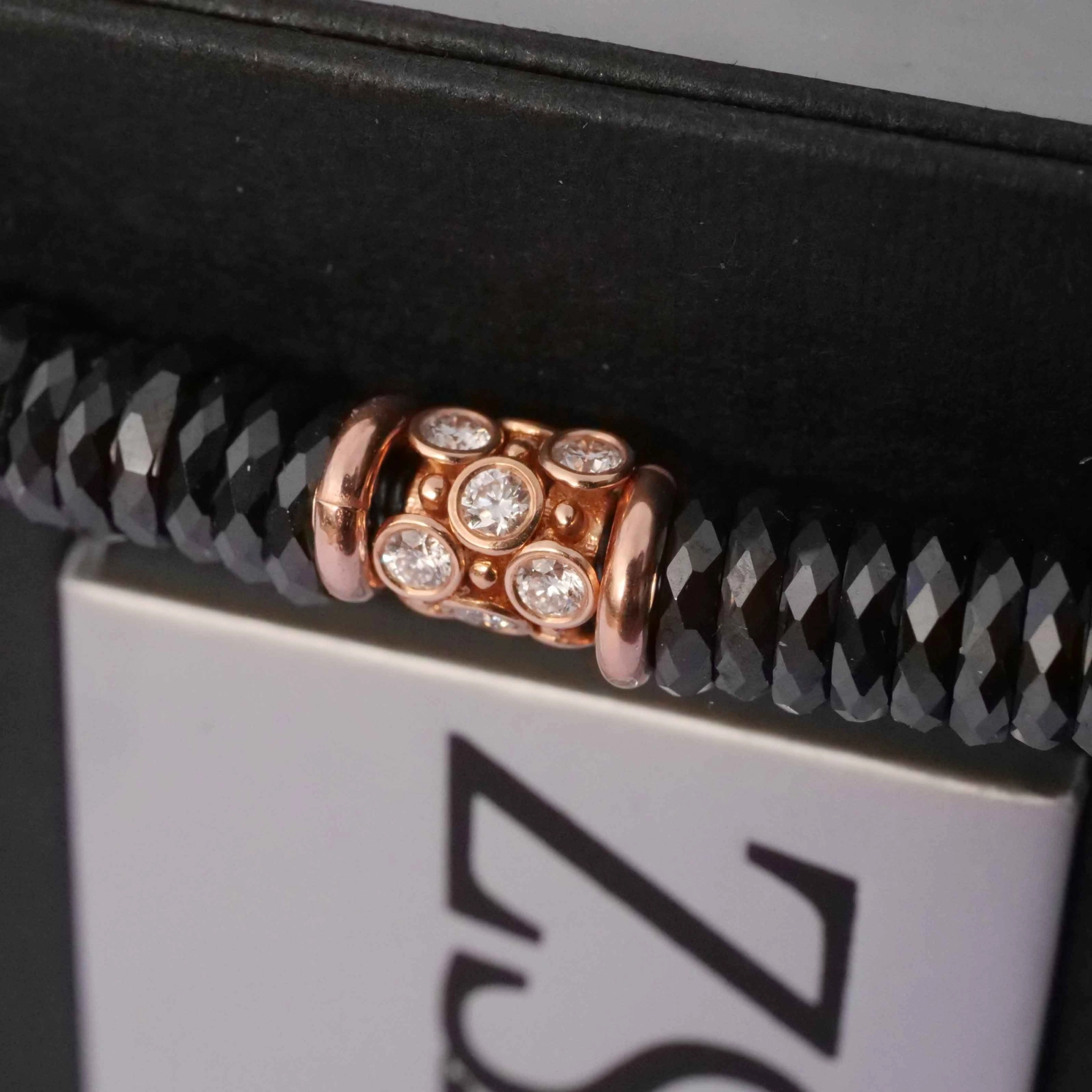 Brillant Armband LOOP Keramik schwarz facettiert 0.33 ct 750 Rosegold von Silhouette Schmuck Bentner