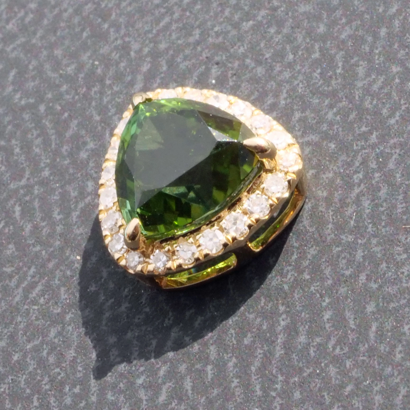 Mint Turmalin Diamant Anhänger Mine Nigeria 1.66 ct 0.12 ct AAA 750er Gelbgold