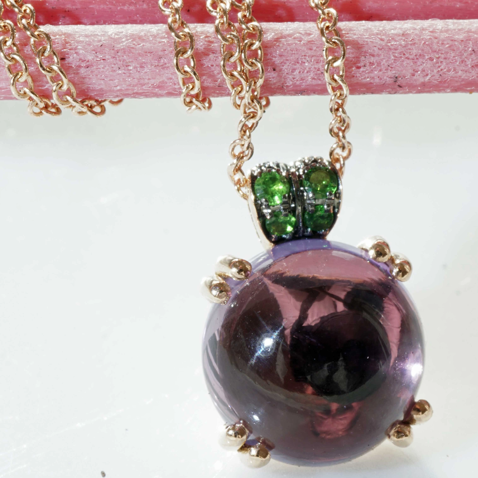 Amethyst Tsavorith Anhänger mit Kette 750er Rosegold...Bubbles..runde Edelstein Cabochons zum Verlie