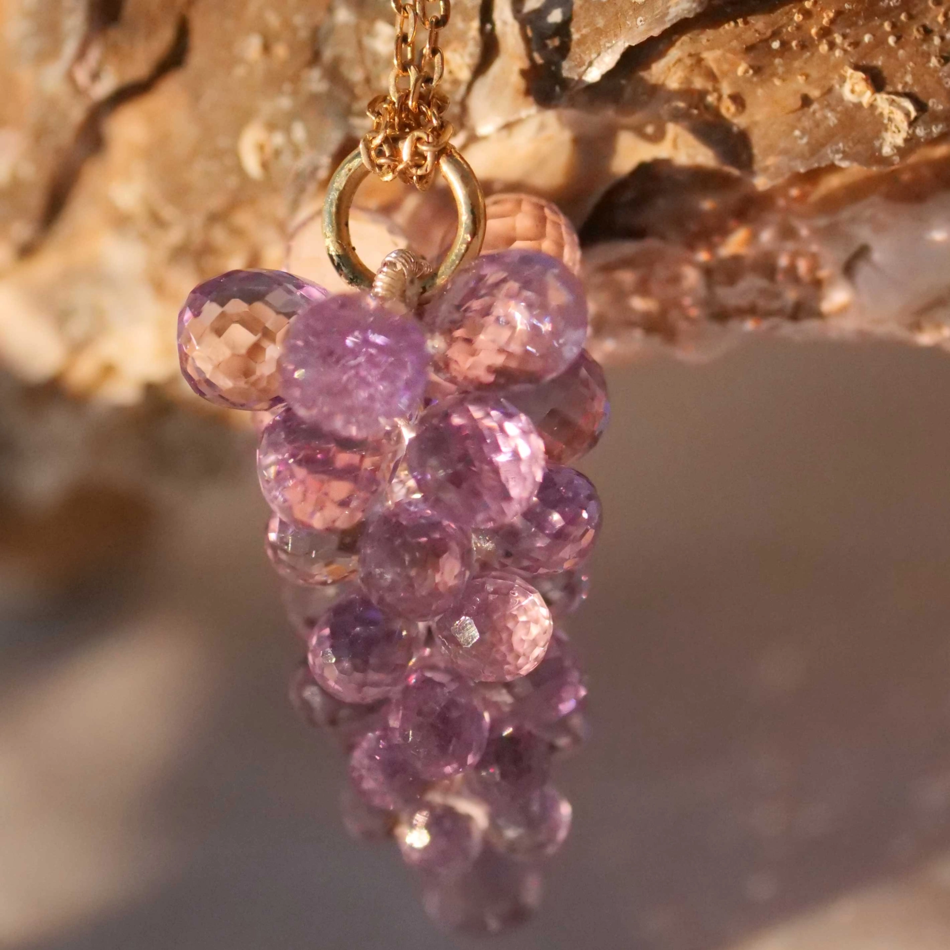 Amethyst Trauben Anhänger 585er Gelbgold 20.6 ct für Kette oder als Ohrhänger...sehr keck-