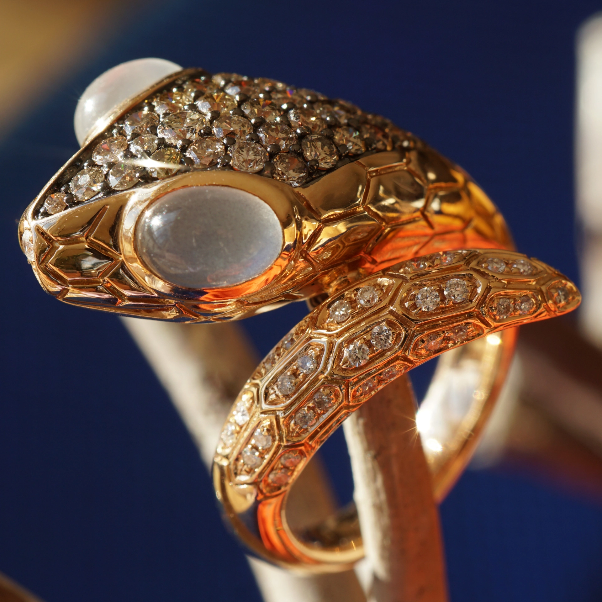 Schlange Mondstein Brillant Ring 750e Gold Rosegold gewaltig schön