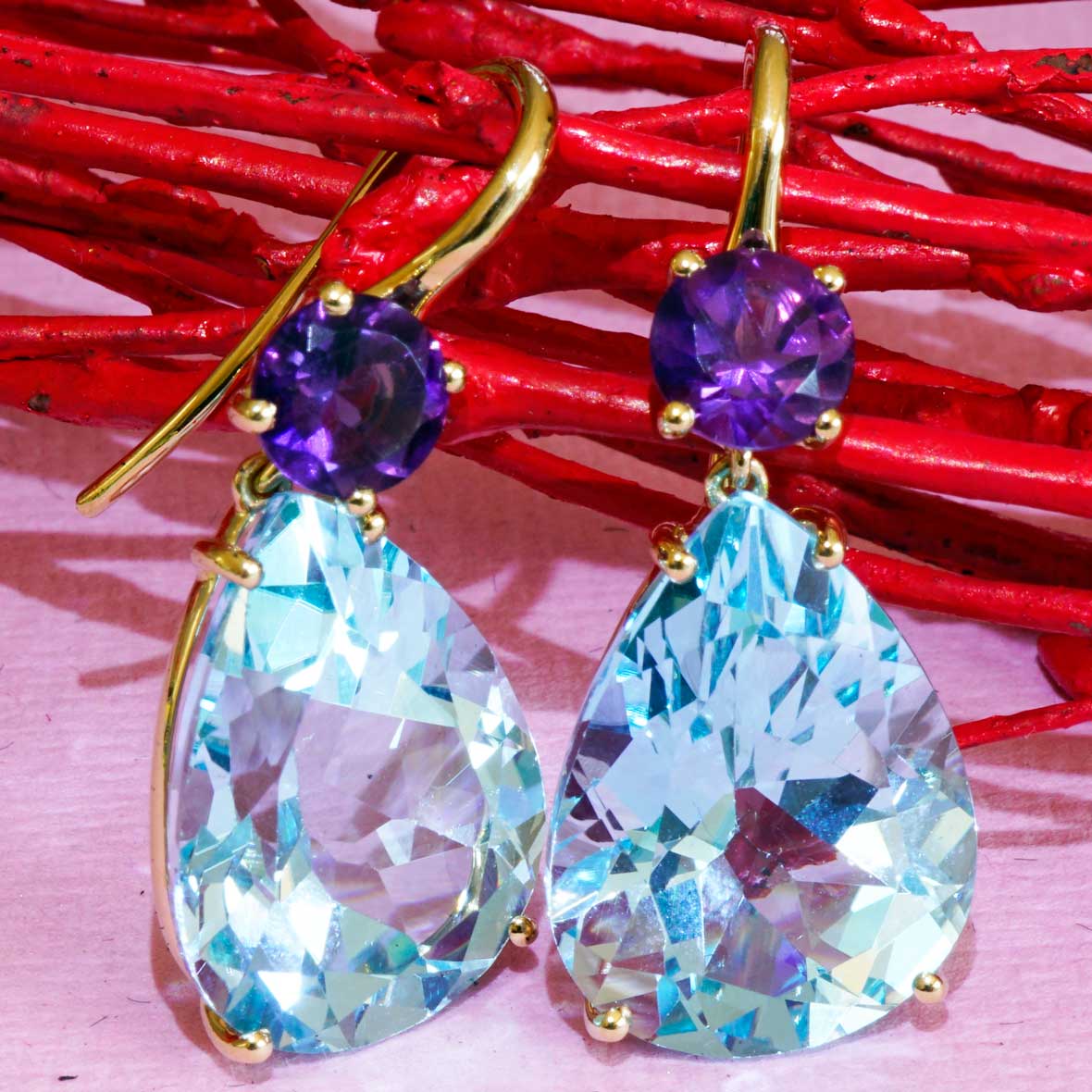 Ohrhänger Amethyst Blautopas 750er Gelbgold...üppig und sehr attraktiv total 28 carat 
