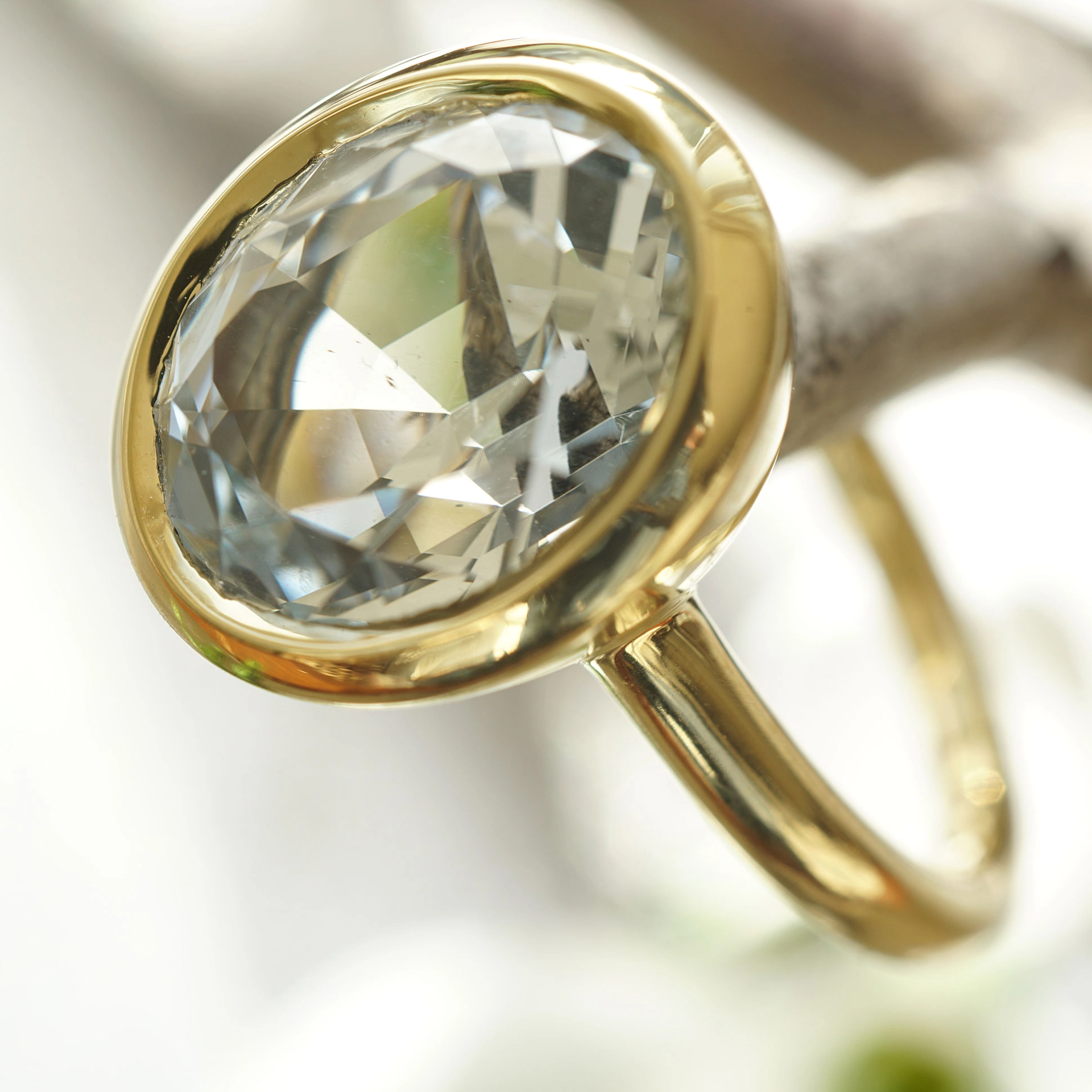 Schmuckzicke | Goshenit Beryll Ring 4.82 ct 18 kt Gelbgold aus Mosambik