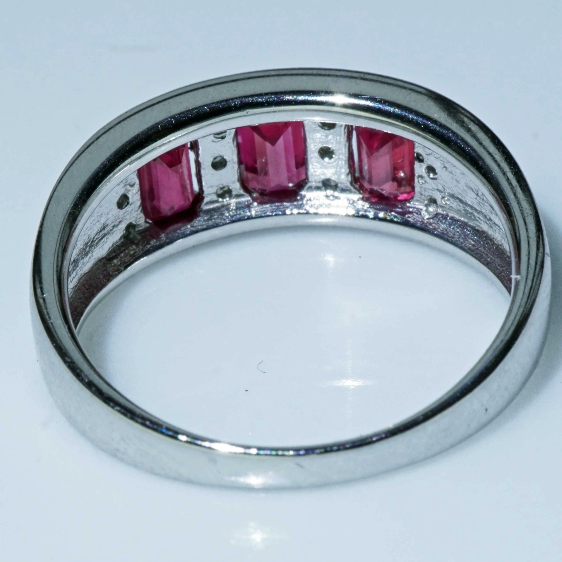 Rubin Brillant Ring 900er Platin 1.16 0.10  ct im interessanten Emeraldcut grandiose Farbe