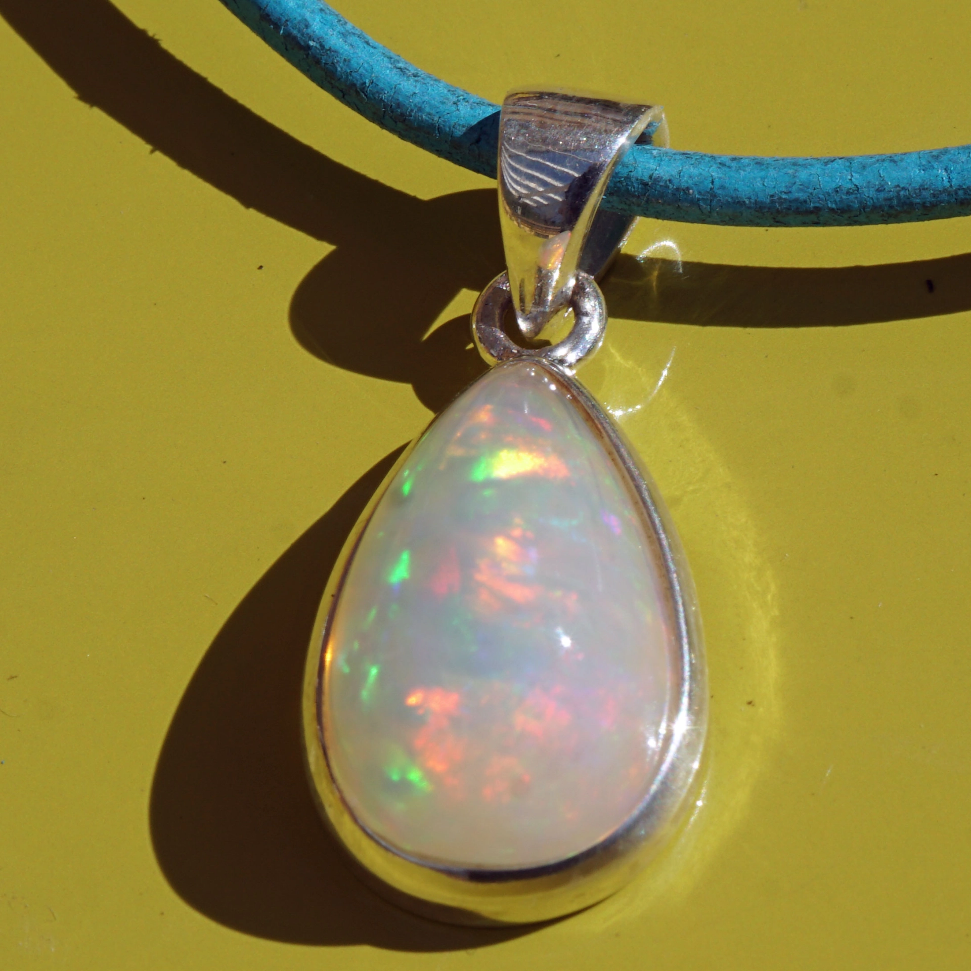 Äthiopischer Opal Anhänger 925er Silber 8,5 Gramm schwer AAA+