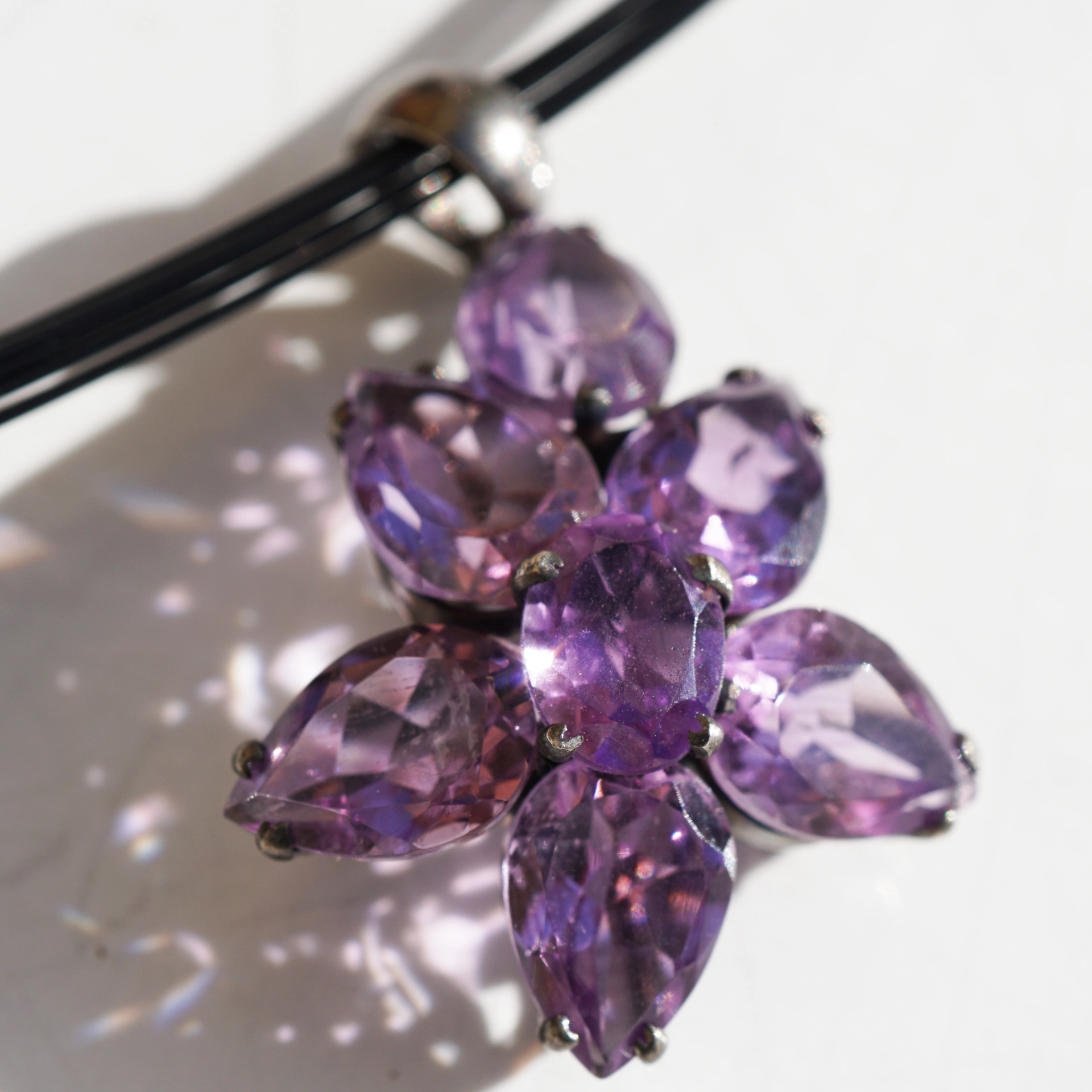 Amethyst Anhänger 925er Silber schwarz rhodiniert 20 x 15 mm Blütenform