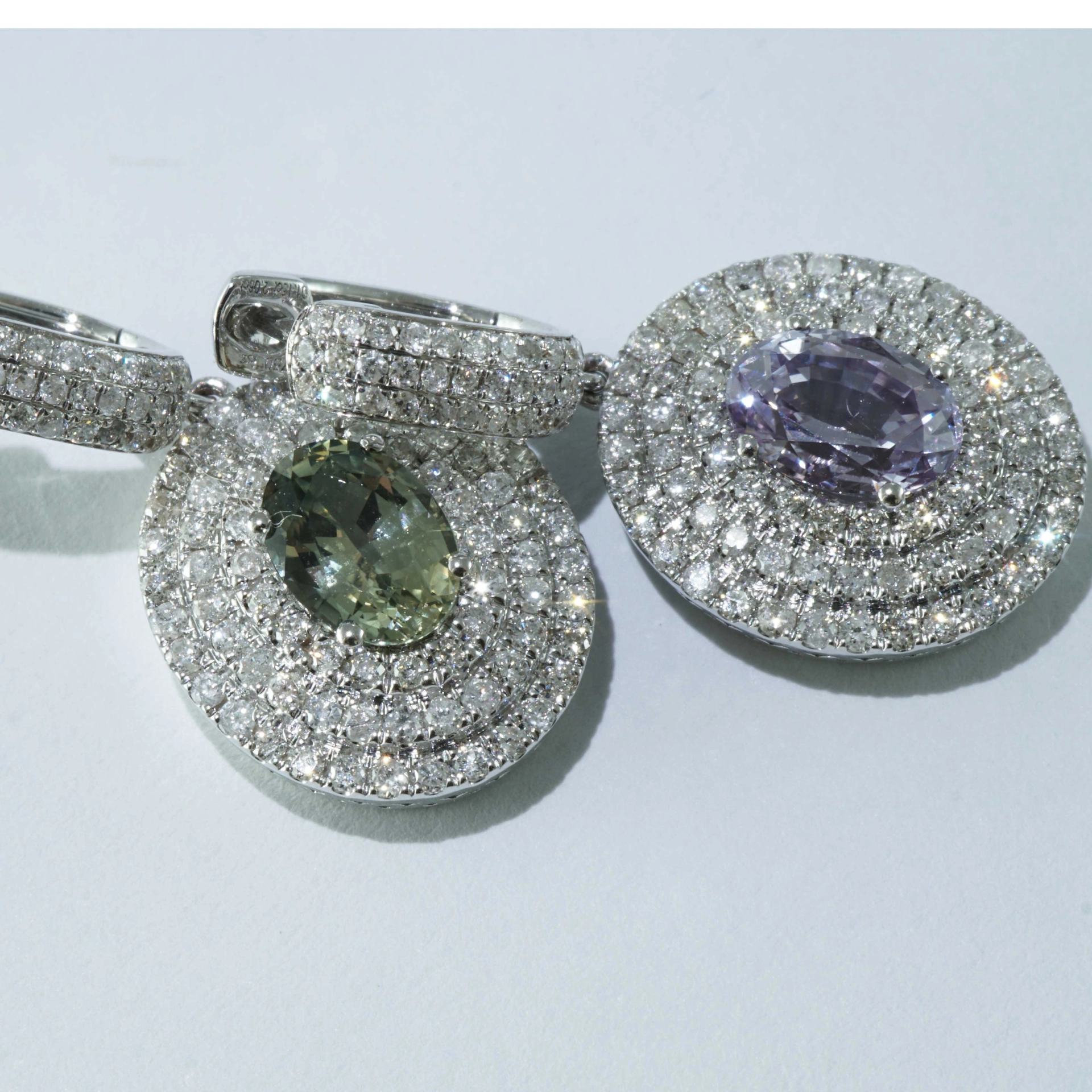 Saphir Brillant Ohrhänger 750er Weissgold aus der Ilakaka Mine Madagascar grün lavendel NATURFARBE
