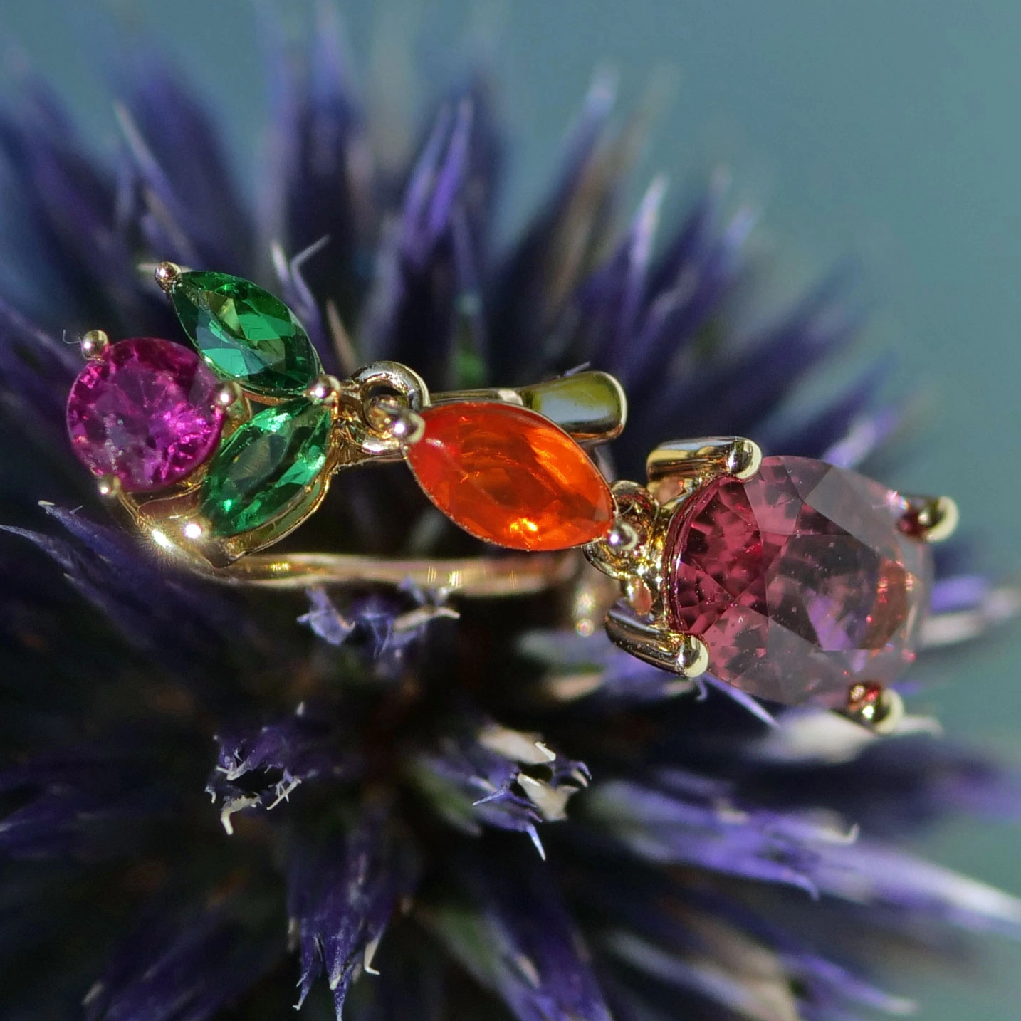 Schmuckzicke Spinel Feueropal Rhodolith Tsavorith Ohrhänger Gelbgold