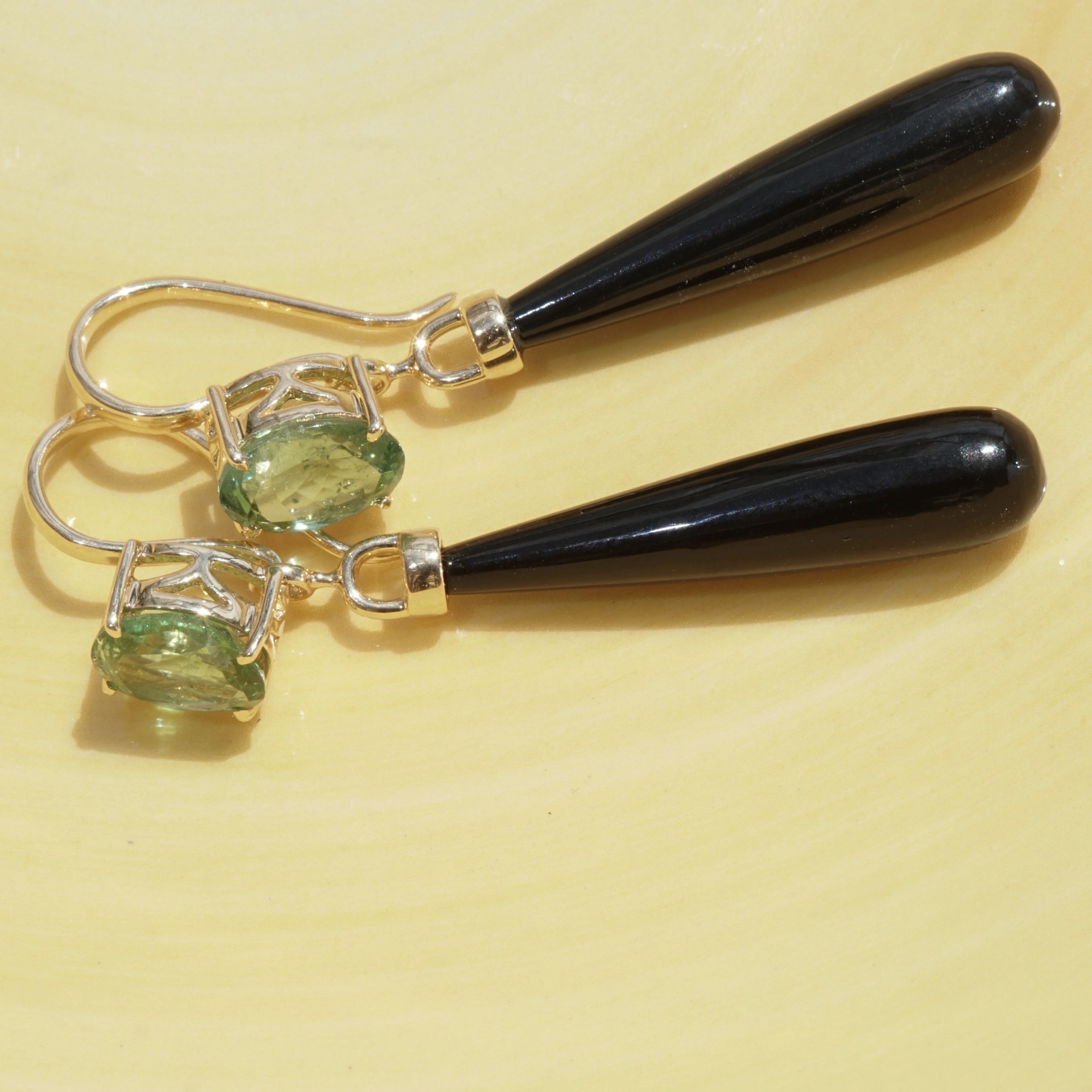 Turmalin Onyx Ohrhänger 750er Gelbgold Farbe Top Farbe grün bläulich Pampel aushängbar
