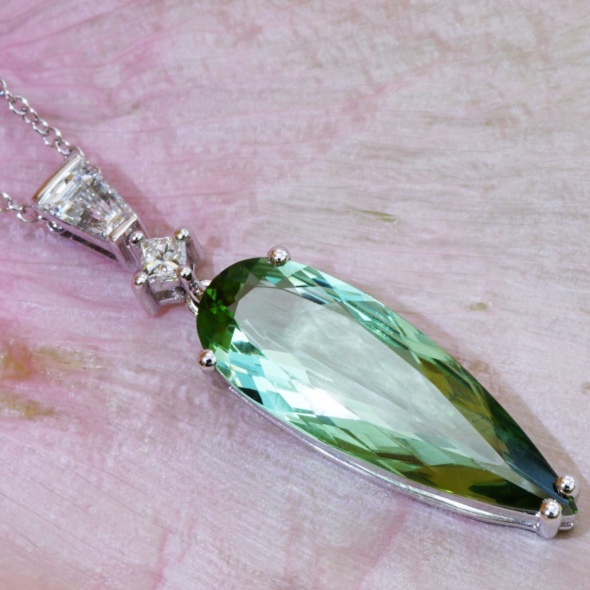 Turmalin Brillant Collier 750er Weissgold 3.4 ct 0.25 ct MEER SCHAUMGRÜN Mint...ich träume von Edels
