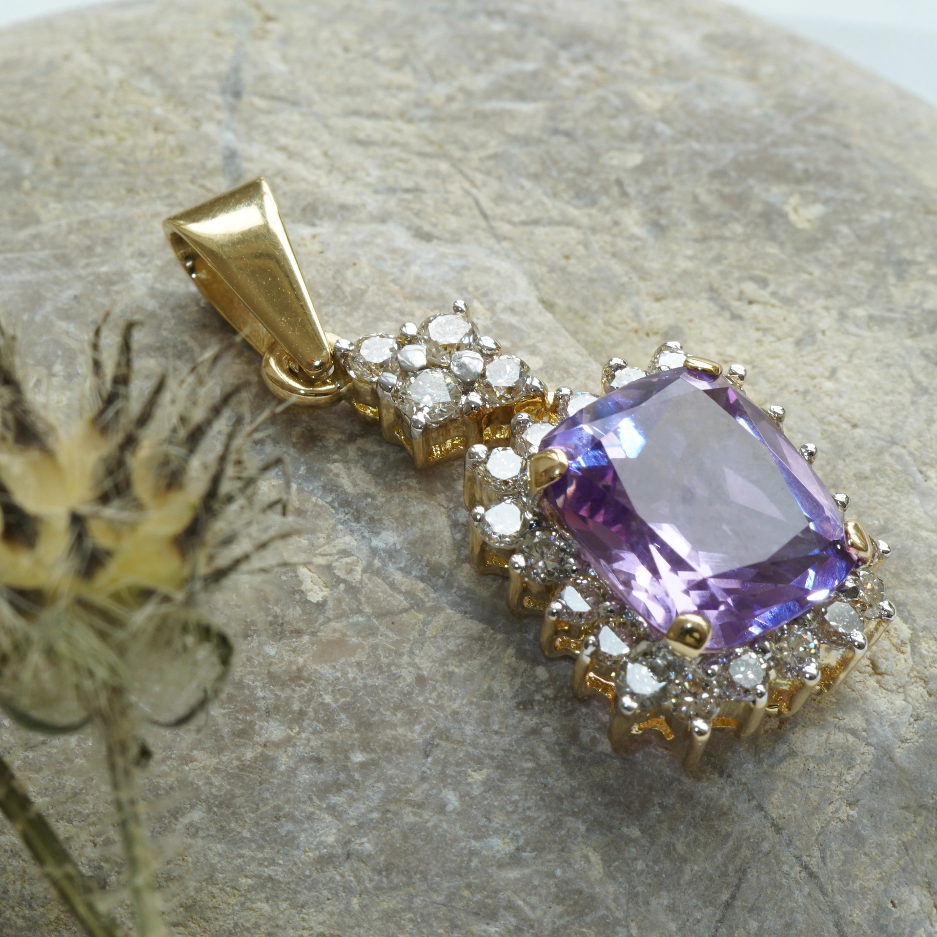 Amethyst Brillant Anhänger 750er Gelbgold 3.35 0.35 ct W VS-SI 6 Gramm Fliederfarben