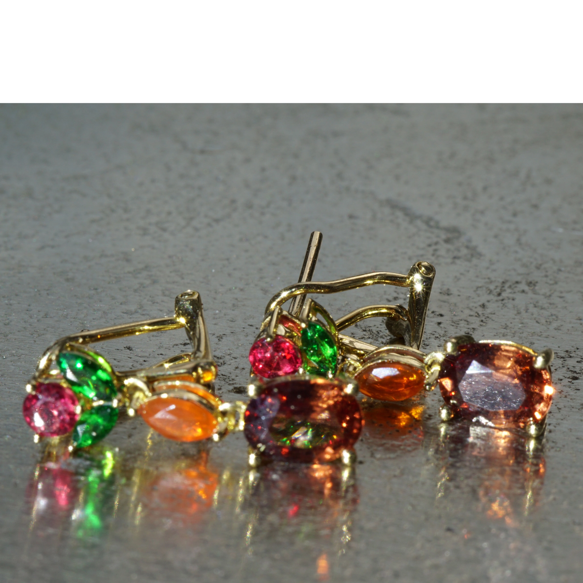 Spinel Farbstein Ohrhänger m. Stecker/Clip 750er Gelbgold...like blossoms in the wind