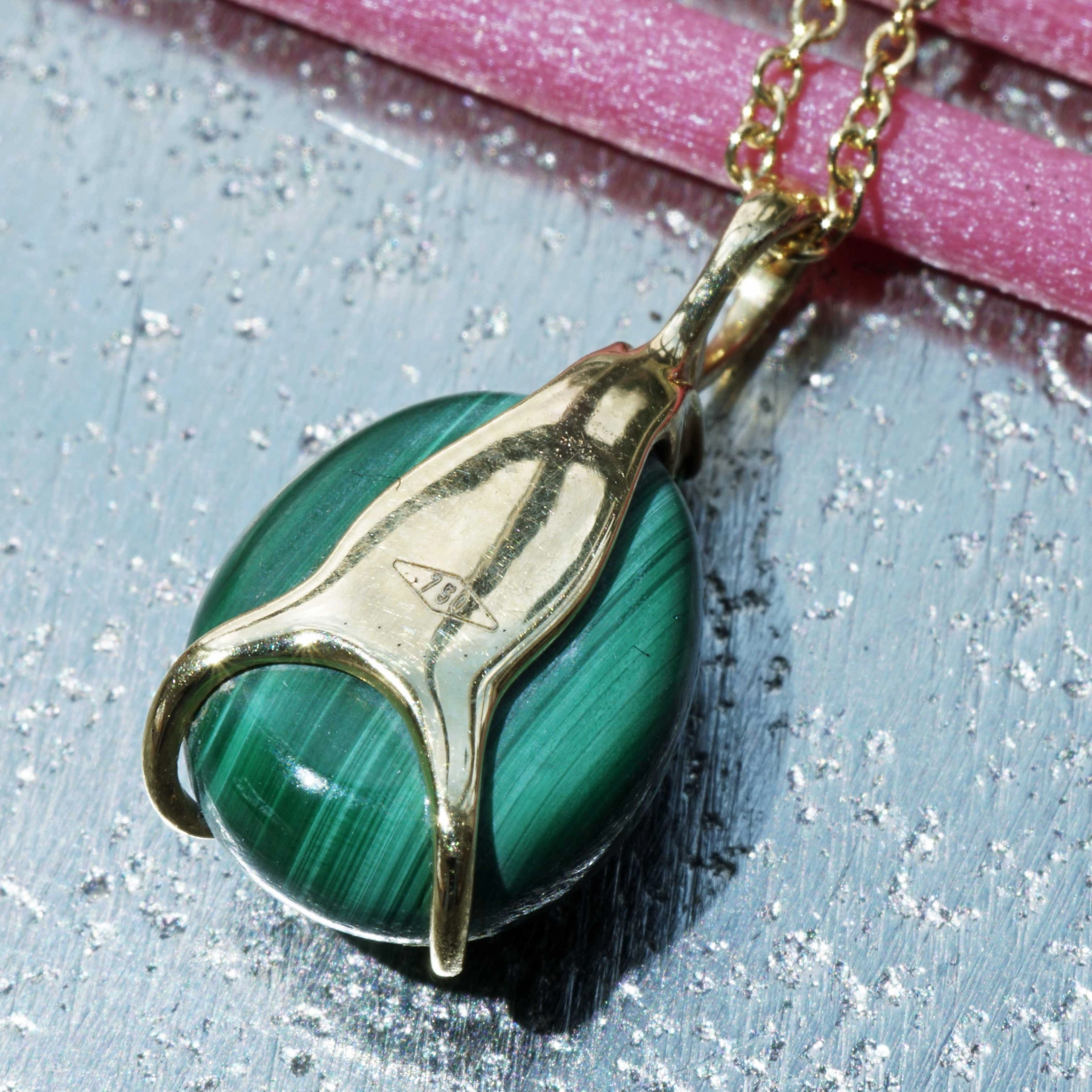 Malachit Tsavorith Anhänger Drop 750er Gelbgold entzückend 6.90 0 ct 0.04 ct mit Kette