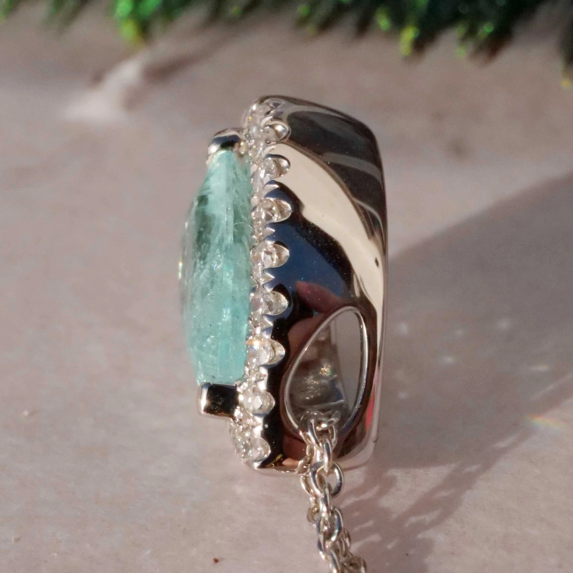 Paraiba Turmalin Anhänger 1.06 ct 0.18 ct AAA 750er Weissgold  SCHWIMMBADBLAU