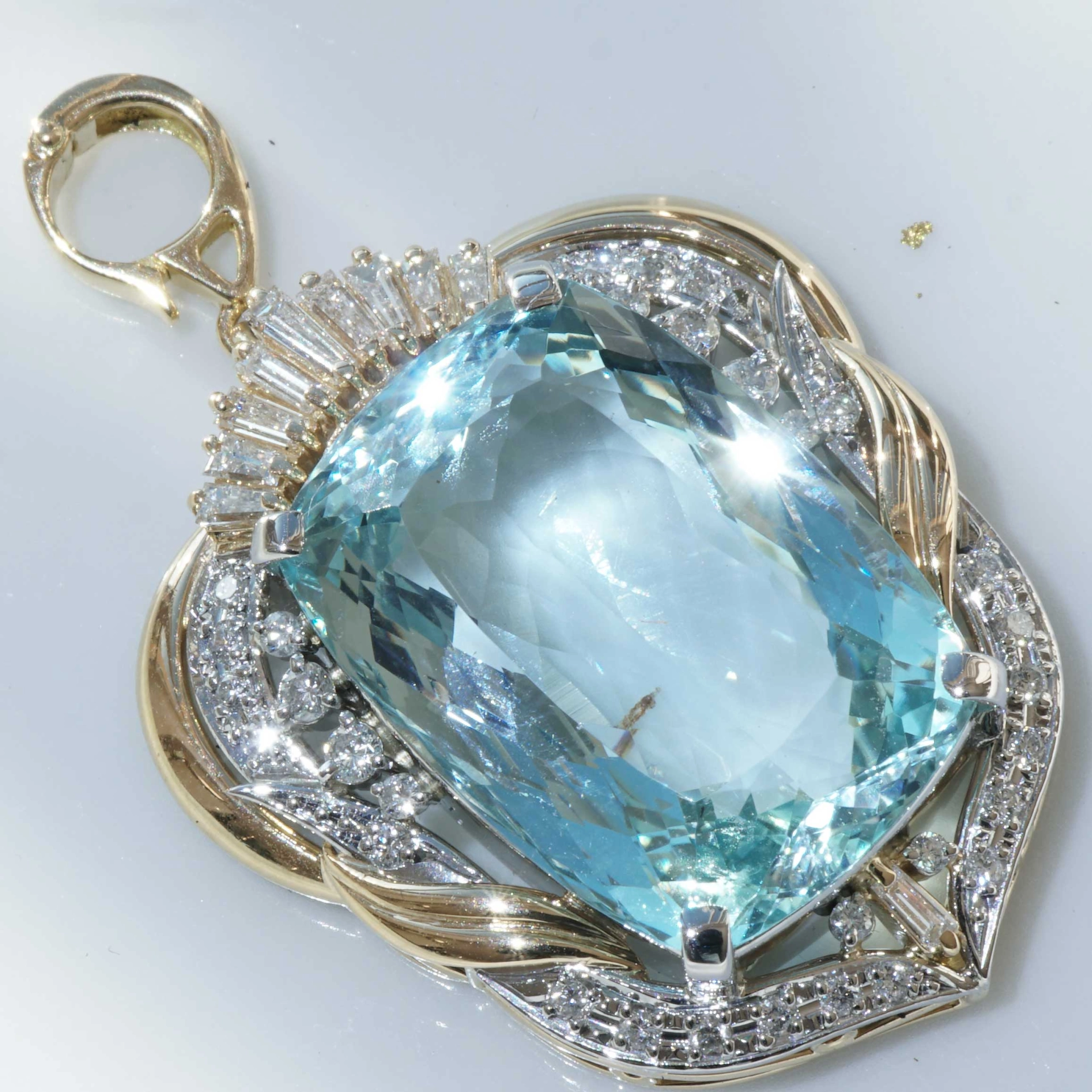 Aquamarin Brillant Anhänger 750er Gelbgold 24.50 ct 0.83 ct...intensiv Hellblau Ausnahme Farbe