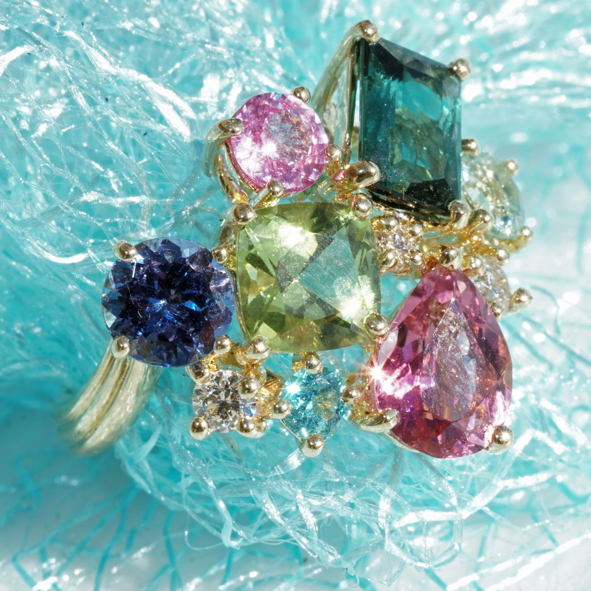 Edelstein Brillant Ring 750er Gelbgold...ein Potpourrie an berauschenden Farben