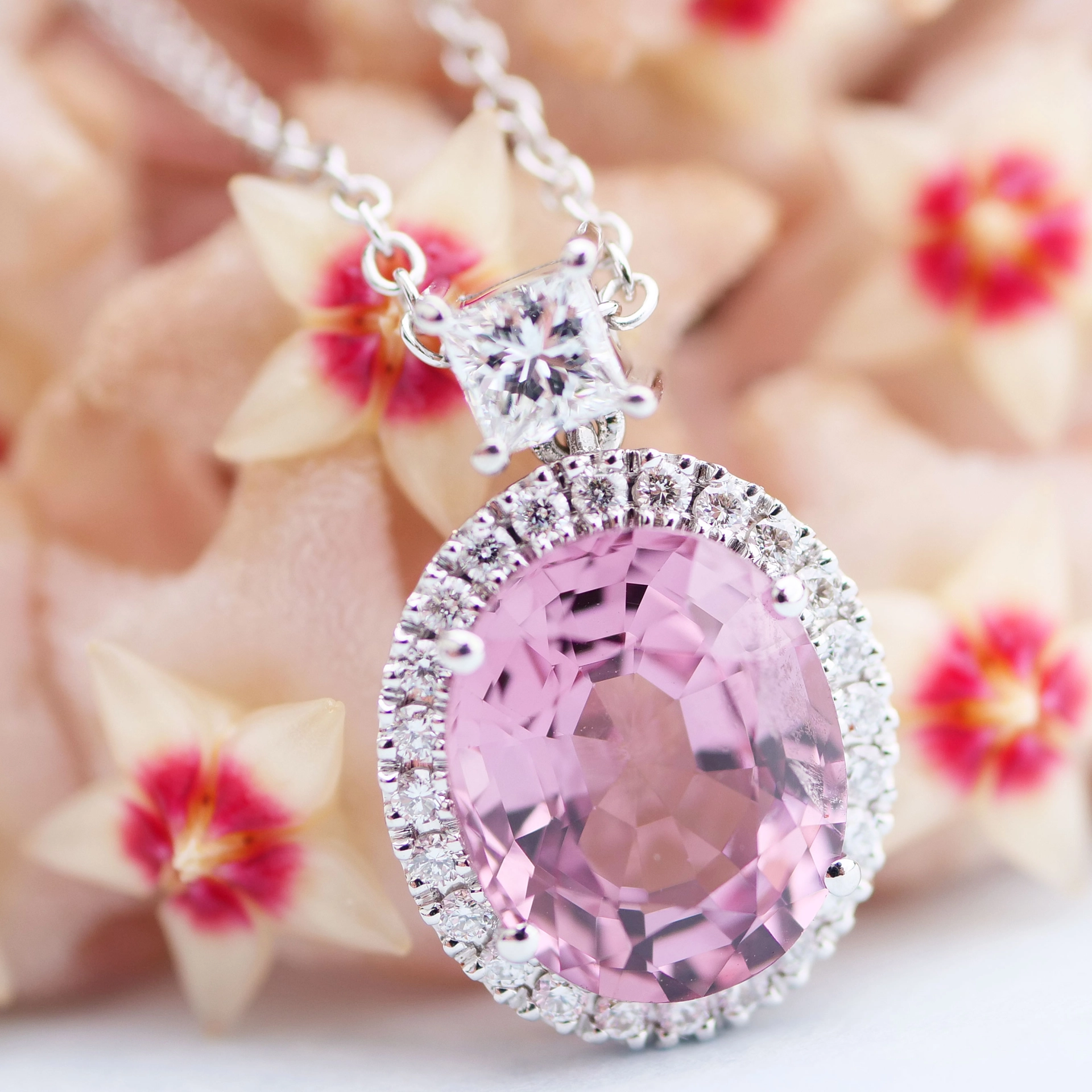 Spinell Diamant Collier 3.46 ct 0.41 ct Burma Pink 750er Weissgold....unglaubliche Lichtbrechung und