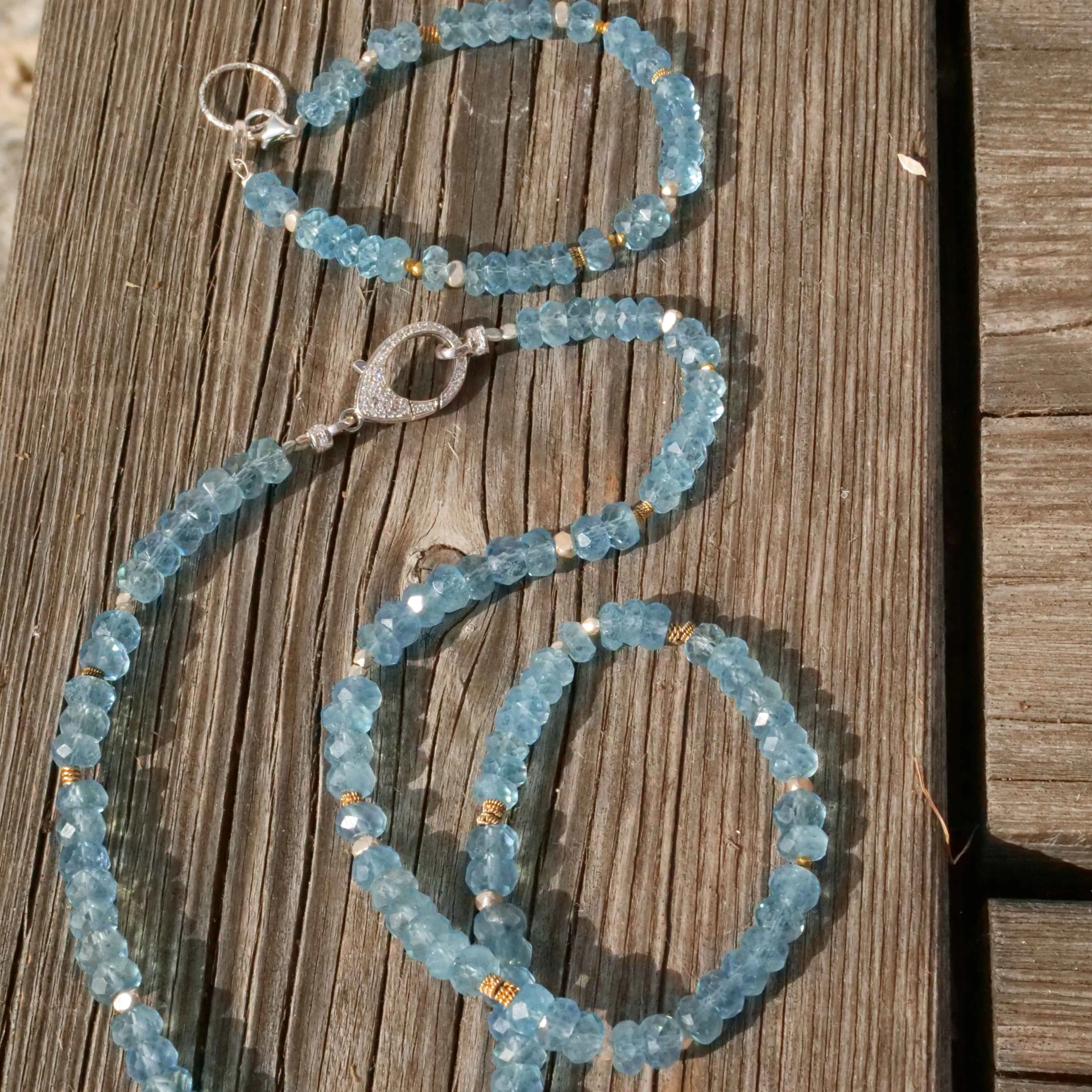 Aquamarin Kette/Armband mit 900er mundgeblasenen Feingold Zierelementen Handarbeit