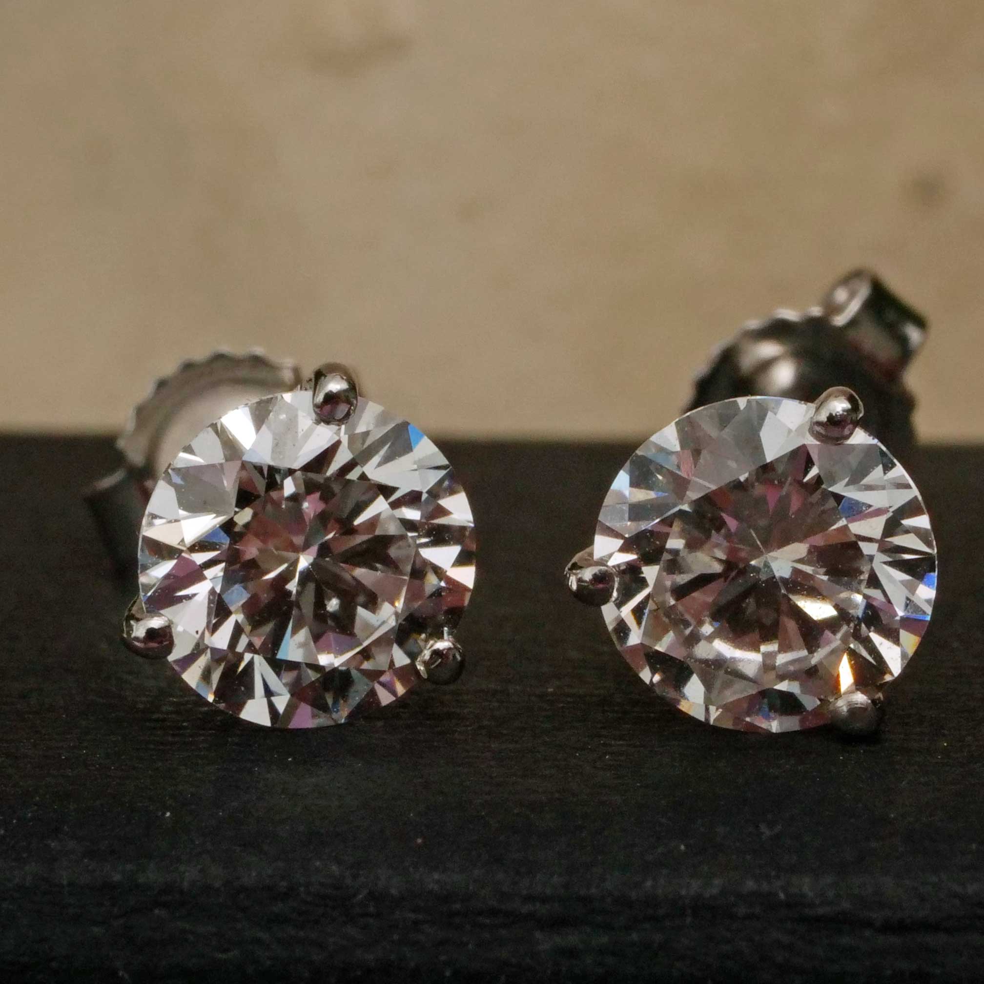 Brillant Ohrstecker total 1.43 ct TW VS Labor Diamanten in 585er Weissgold.... für ein Bruchteil des Naturdiamant Preises Brillant Ohrstecker total 1.43 ct TW VS Labor Diamanten in 585er Weissgold.... für ein Bruchteil des Naturdiamant Preises