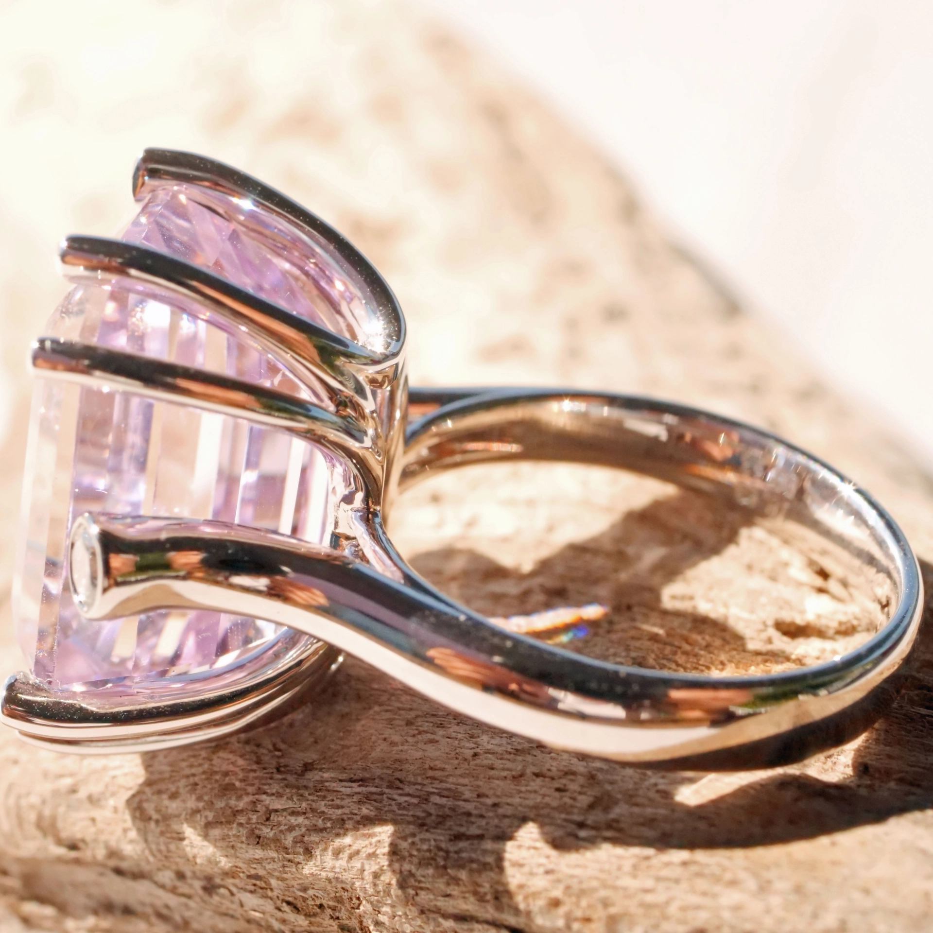 Kunzit Brillant Ring 18.64 ct 0.13 ct TW VS 750er Weissgold....Top Qualität stilsicher schön