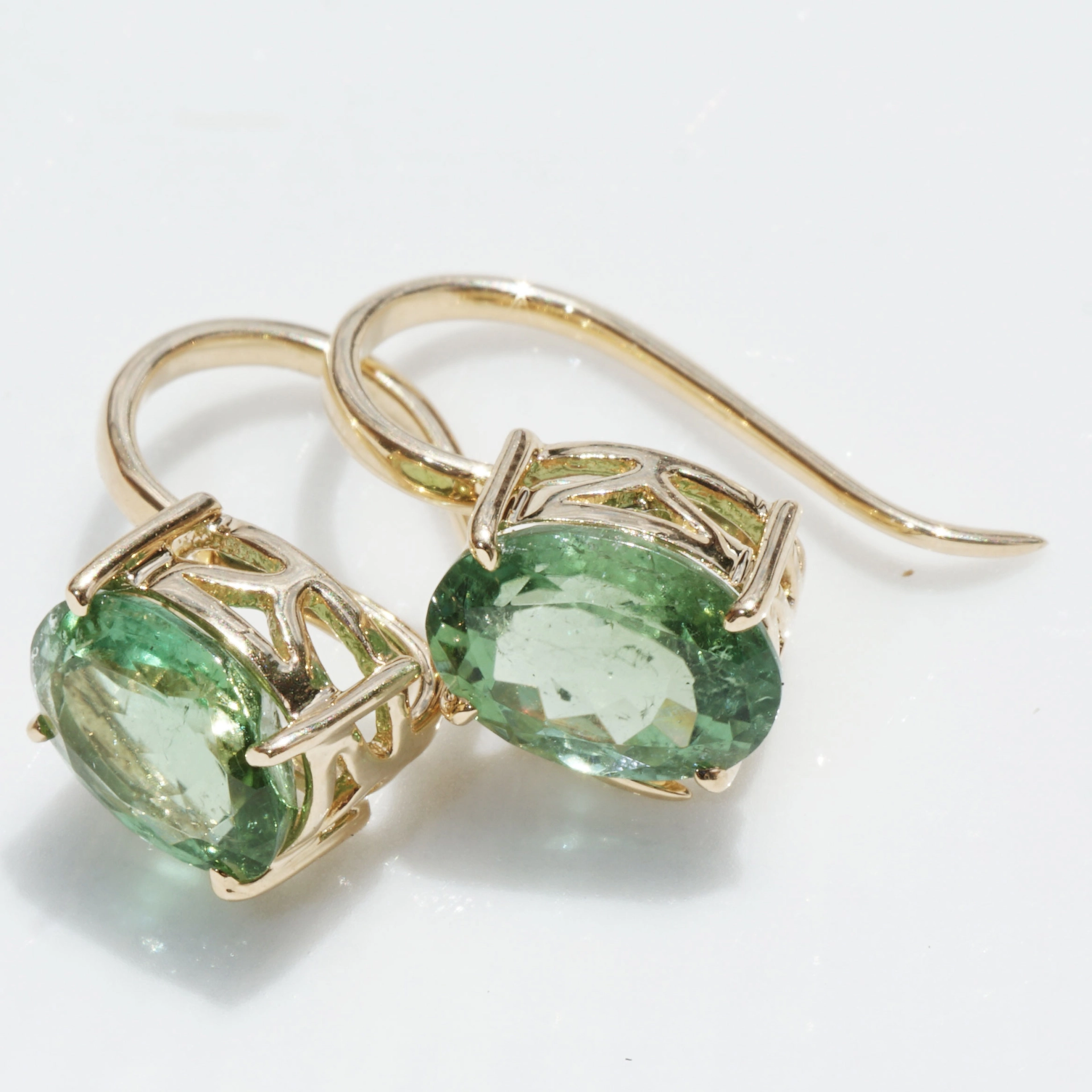 turmalin-onyx-ohrhaenger-gelbgold-paraibafarben-SON02332 Turmalin Onyx Ohrhänger 750er Gelbgold Farbe Top Farbe grün bläulich Pampel aushängbar