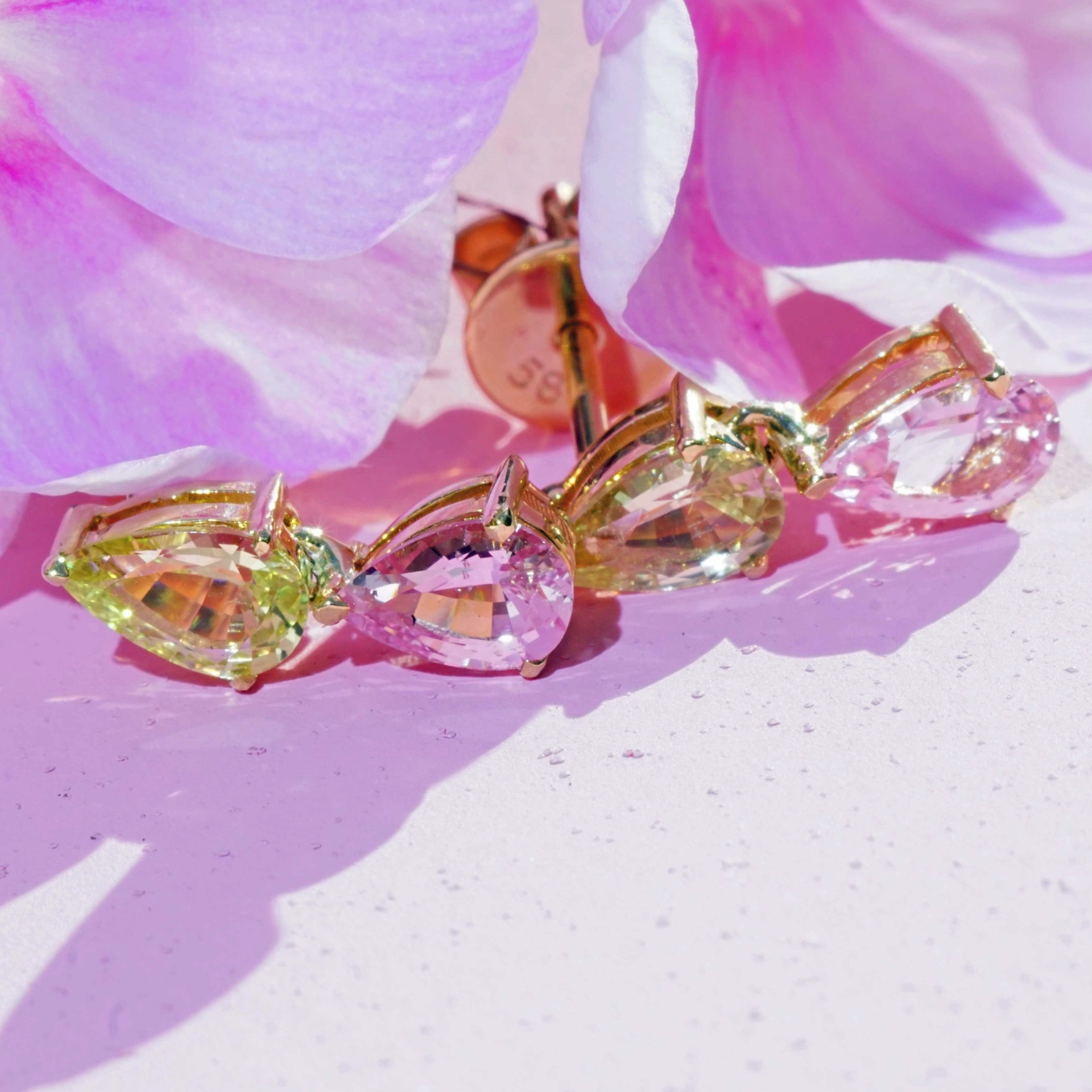 Saphir Ohrhänger 585er Gelbgold aus der Ilakaka Mine Madagascar gelb pink NATURFARBE